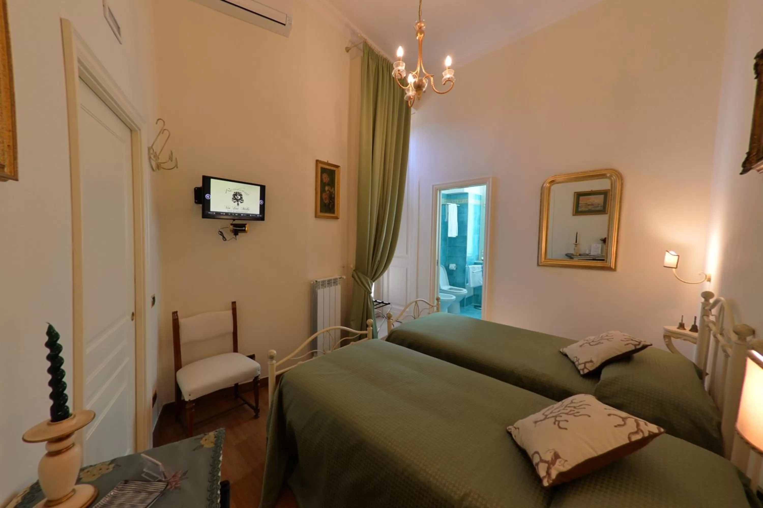 Photo of the whole room, Bed in B&B Residenza Via Dei Mille