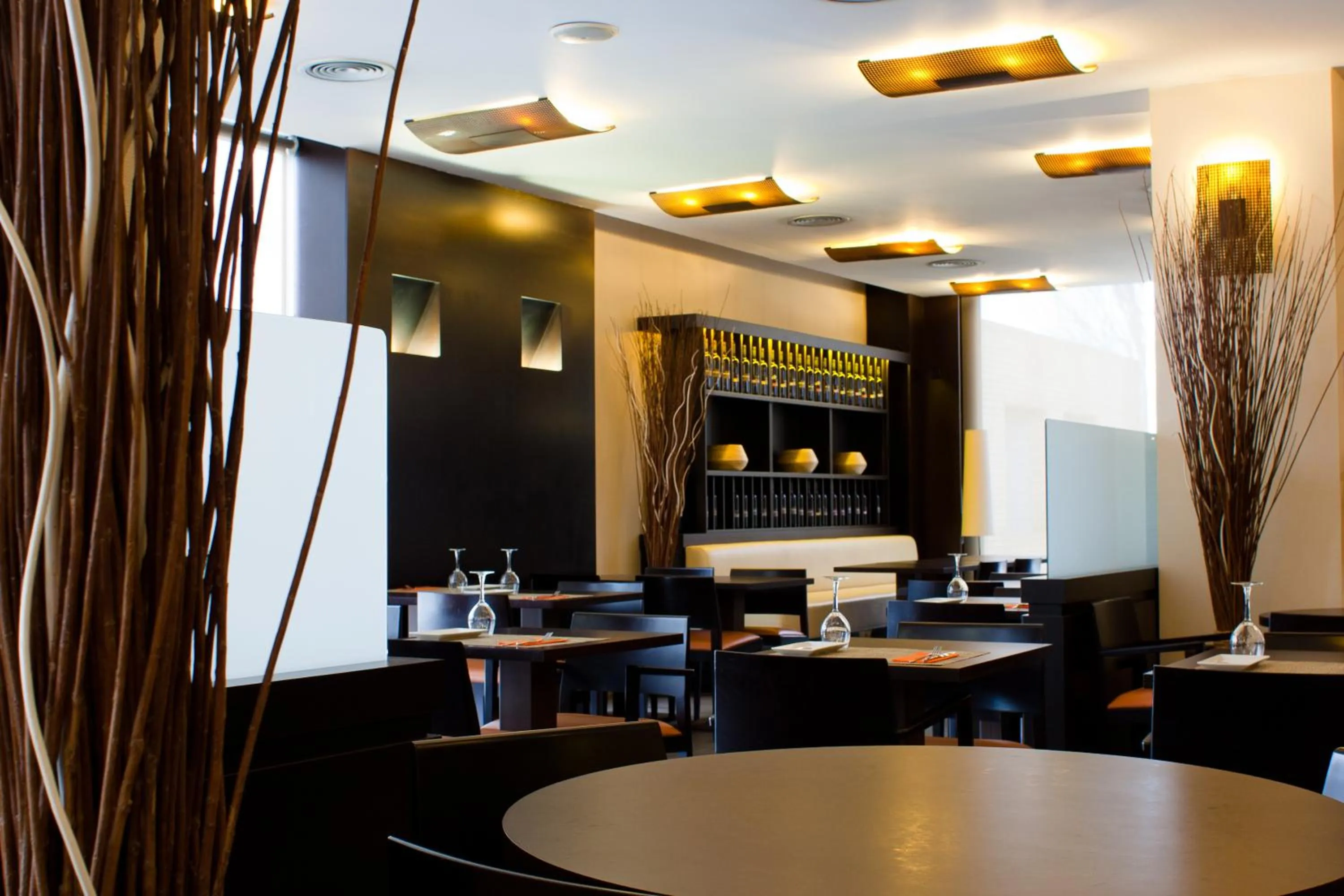 Restaurant/places to eat in Ibis Barcelona Molins de Rei