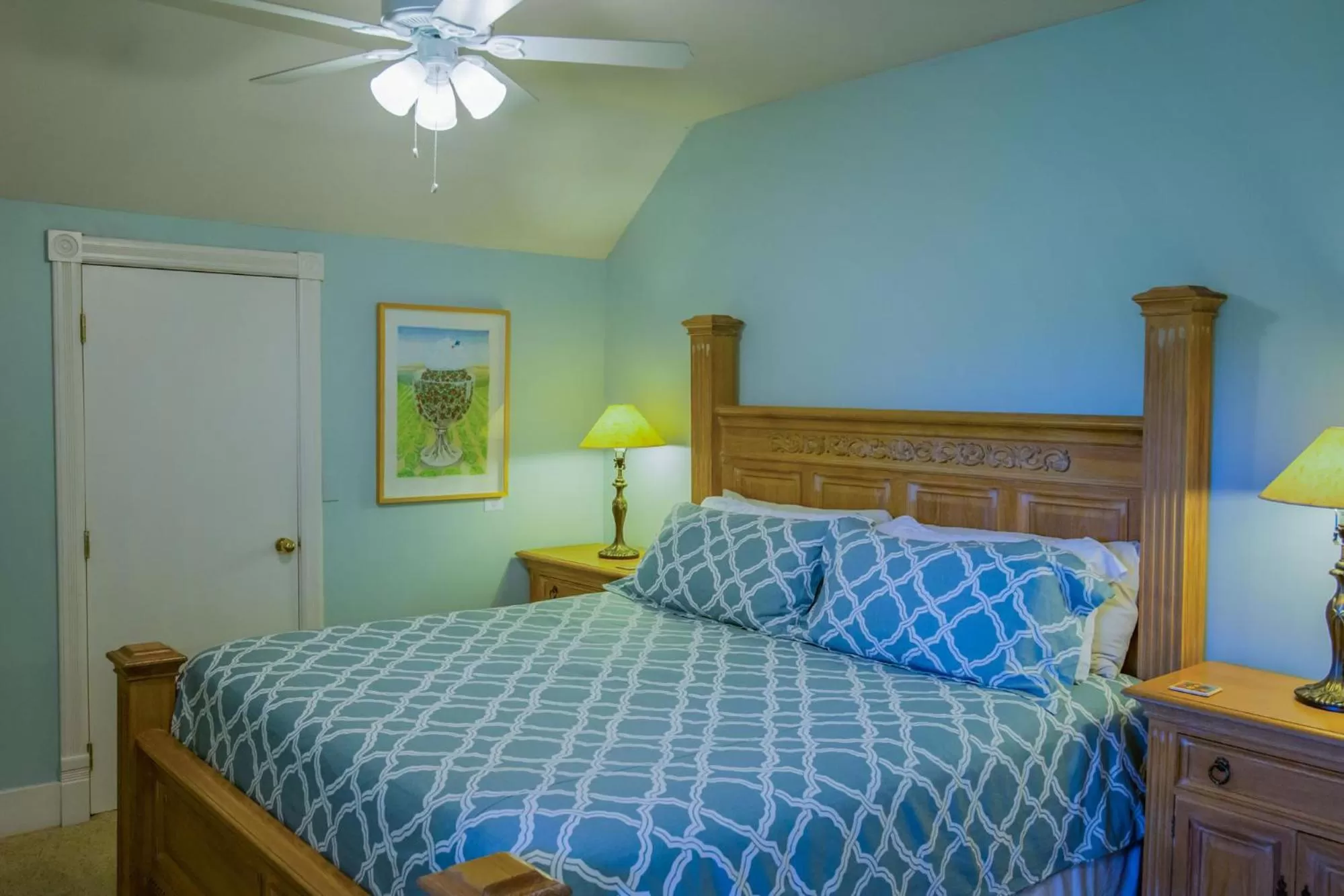 Bed in The Edenwild Boutique Inn