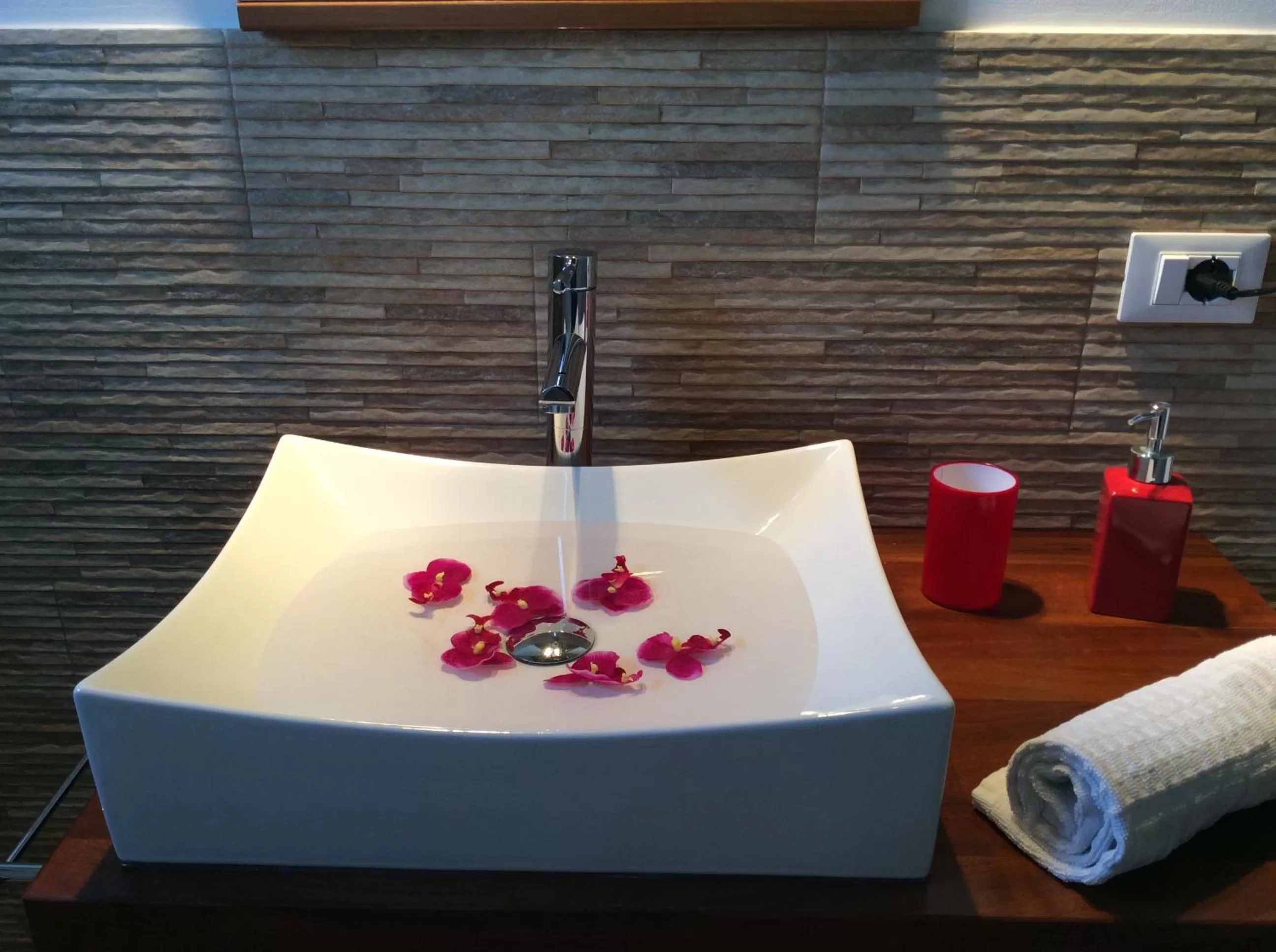 Hot Spring Bath in SiciliAntica