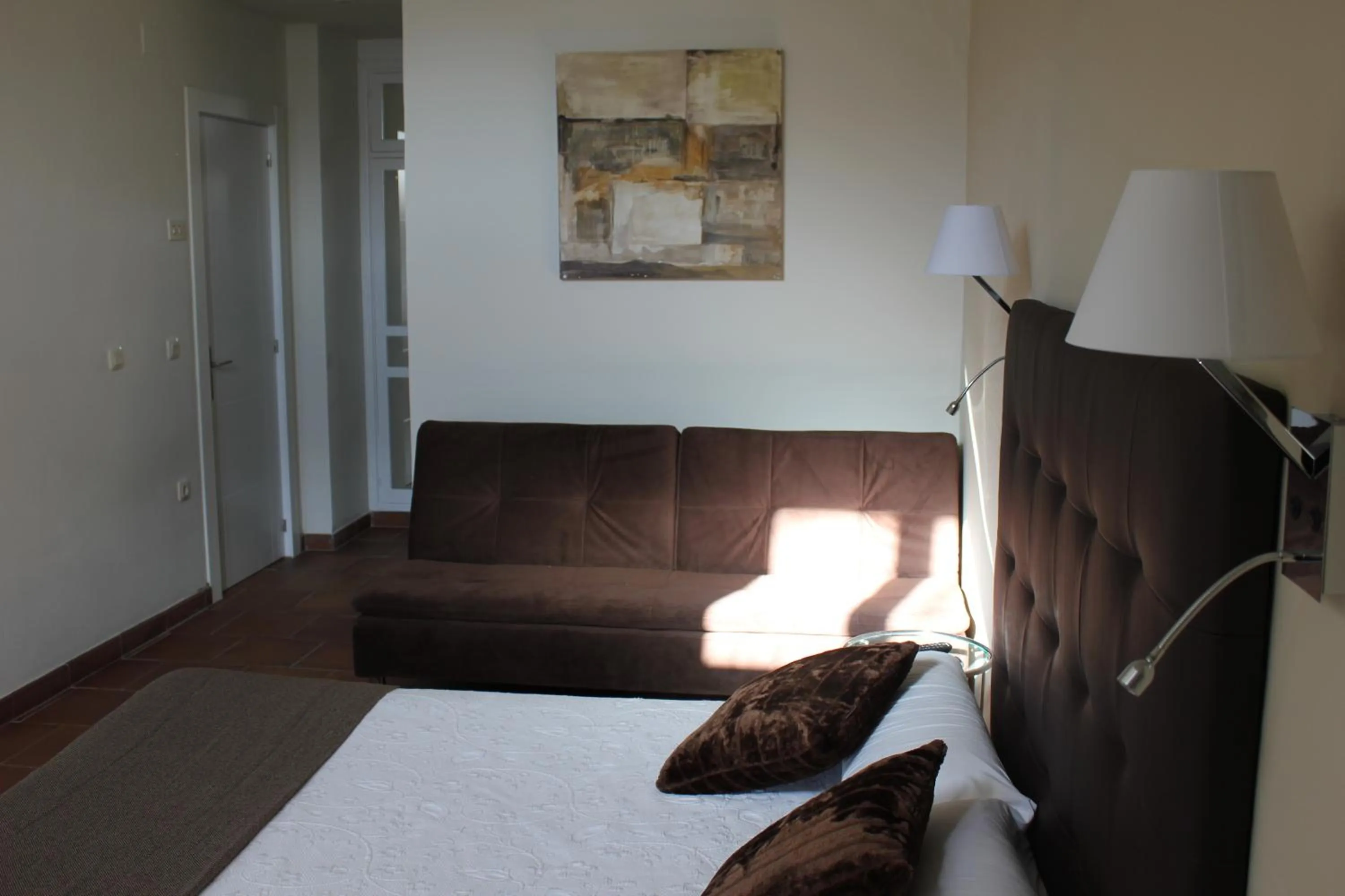 Photo of the whole room, Bed in Hotel Leonor de Aquitania