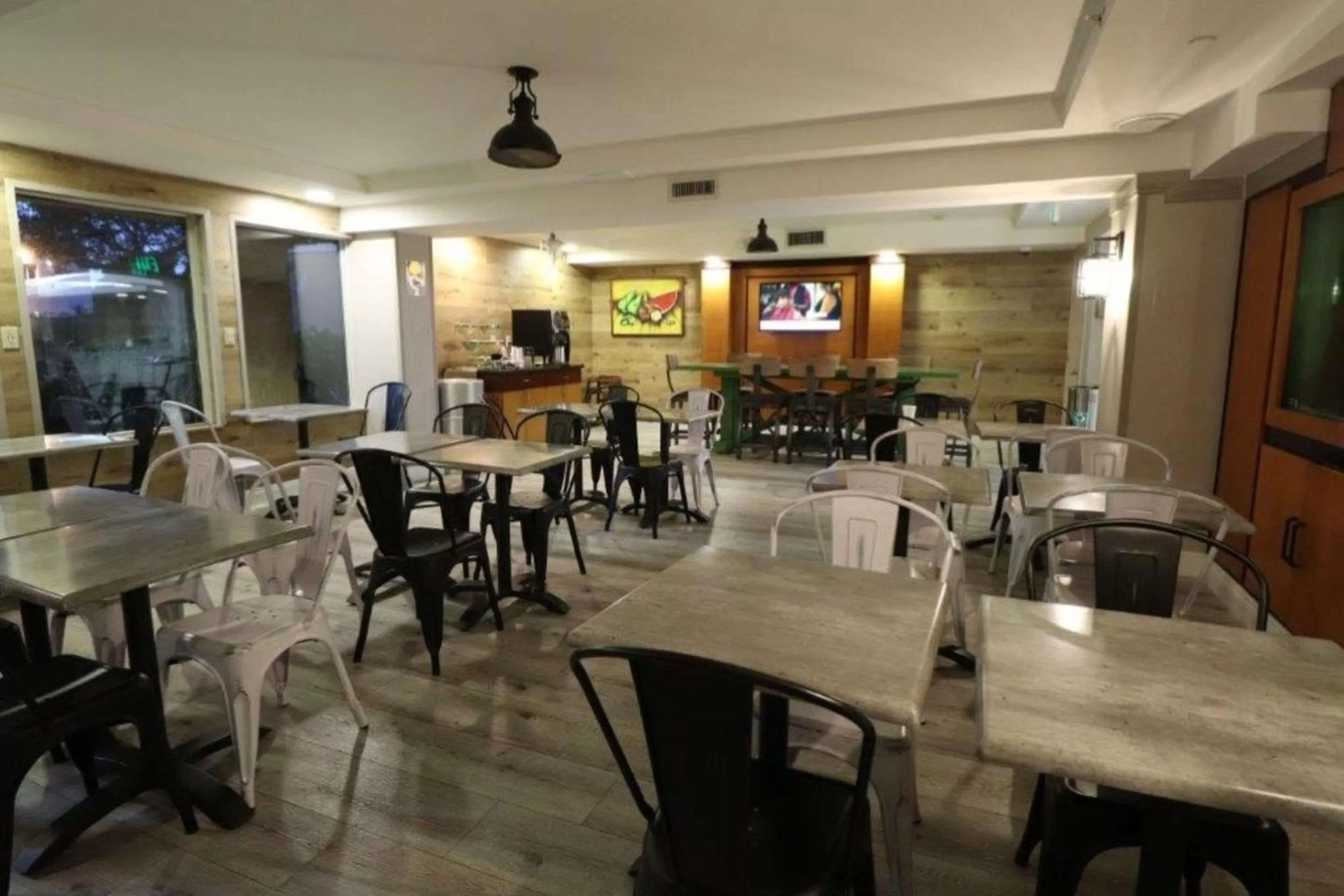 Restaurant/places to eat in Quality Inn Miami Airport - Doral