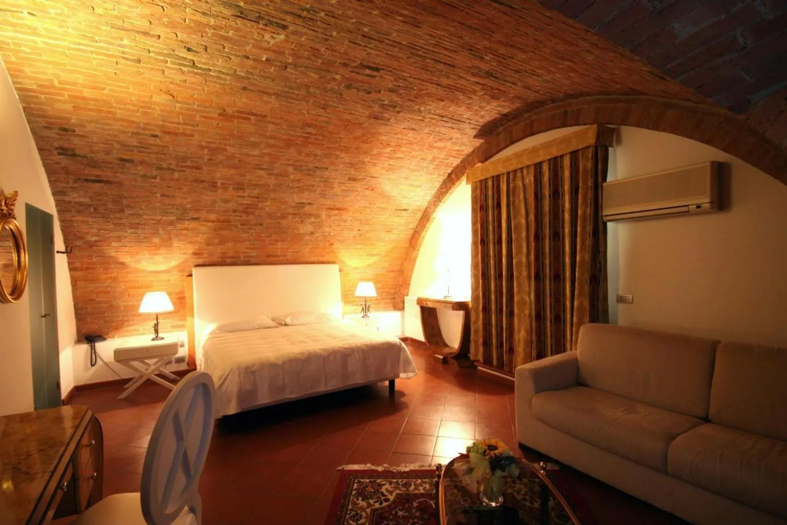 Bedroom in Sangallo Hotel