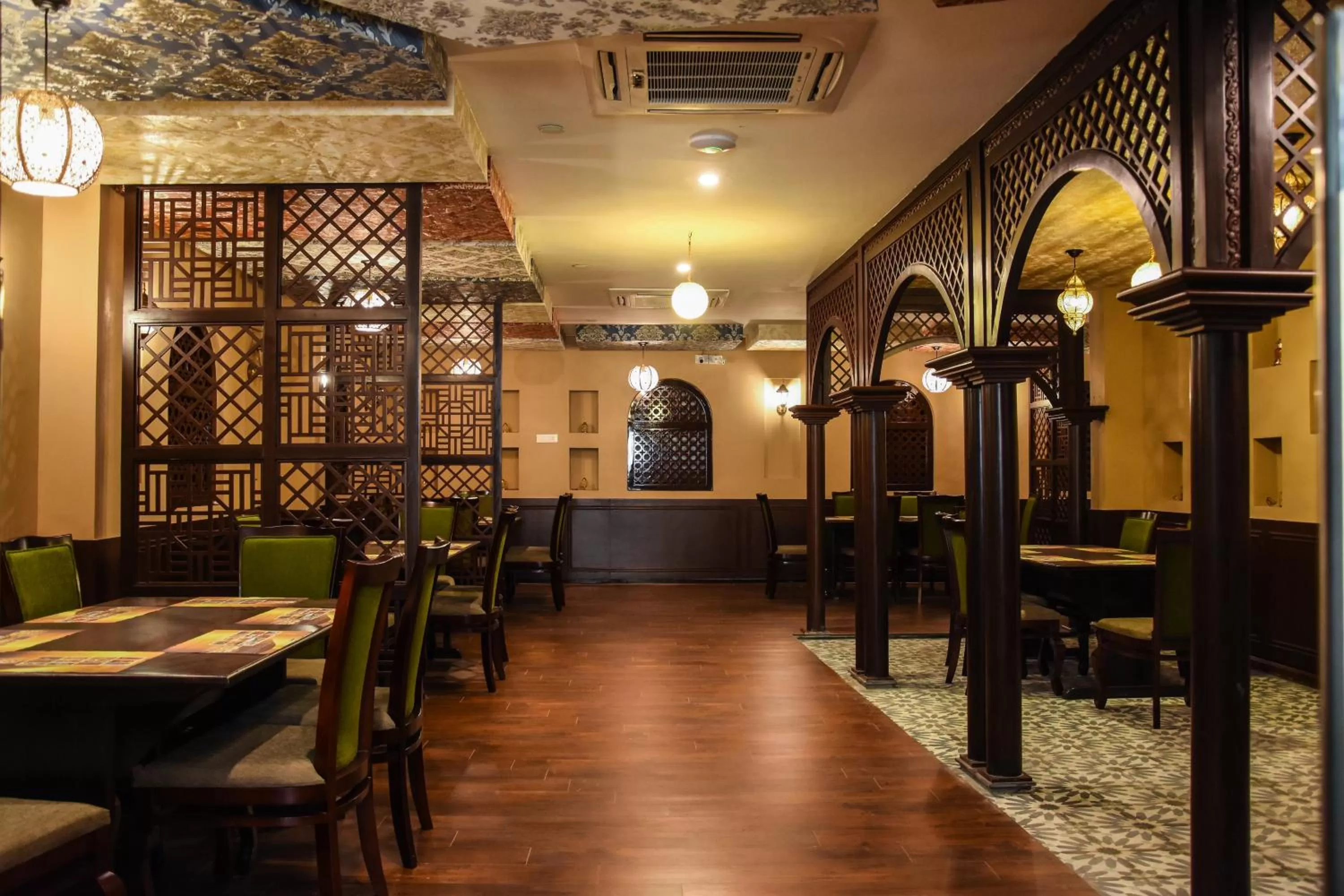 Restaurant/Places to Eat in Poppys Tower Tiruppur