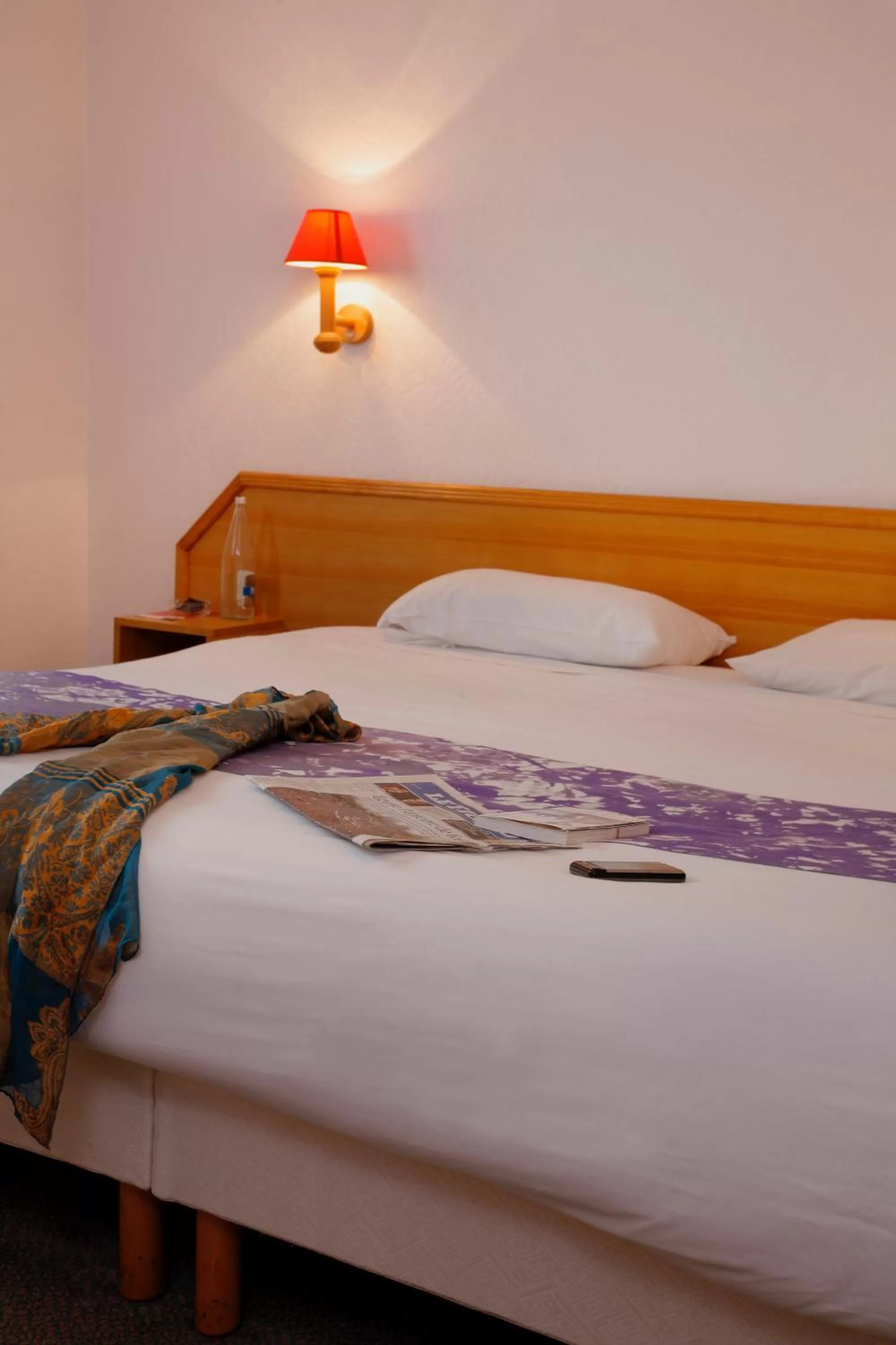 Bed in Logis Hôtel Novalis Quimperlé