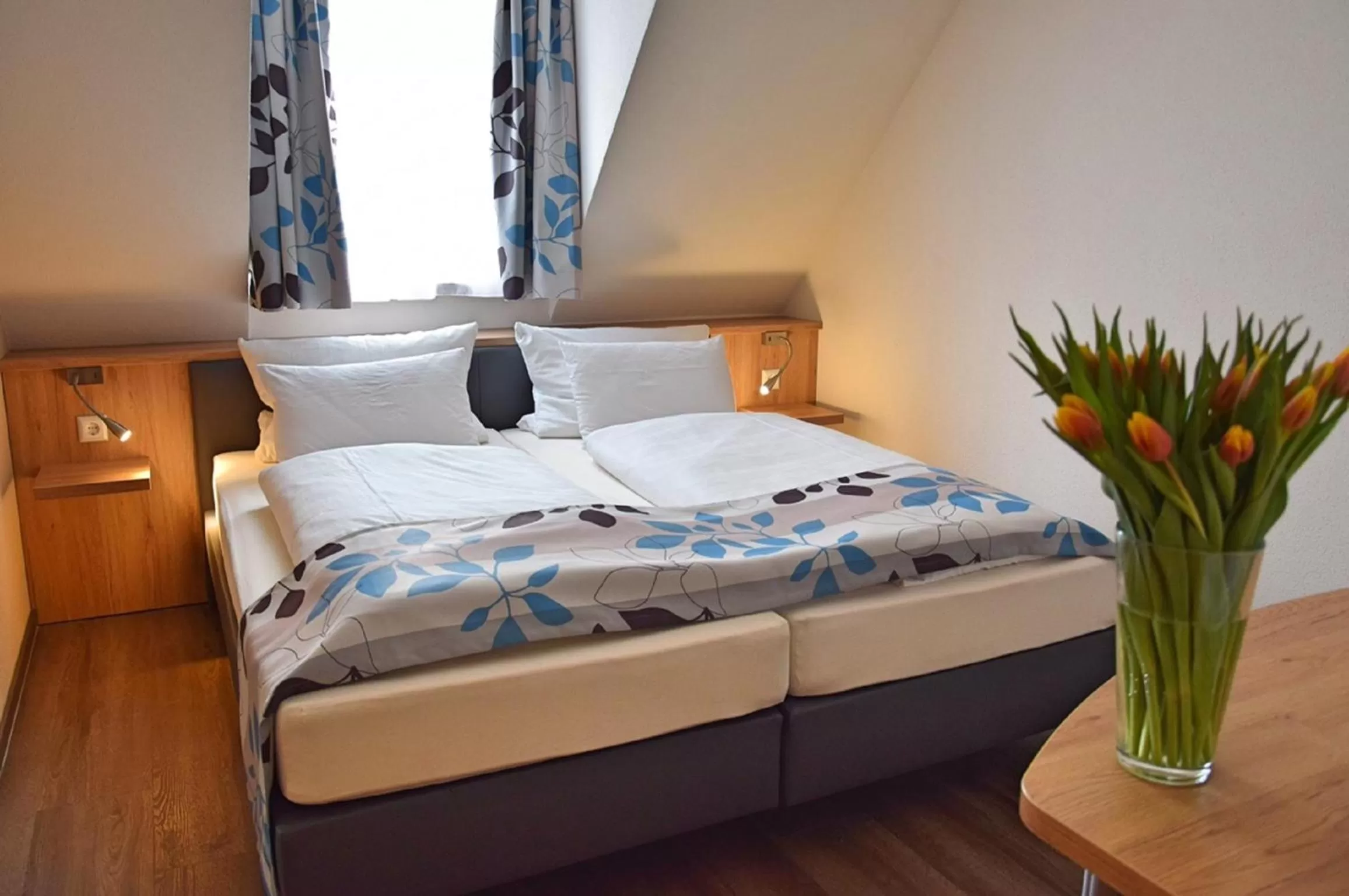 Bedroom, Bed in Cafe-Hotel Altreuter