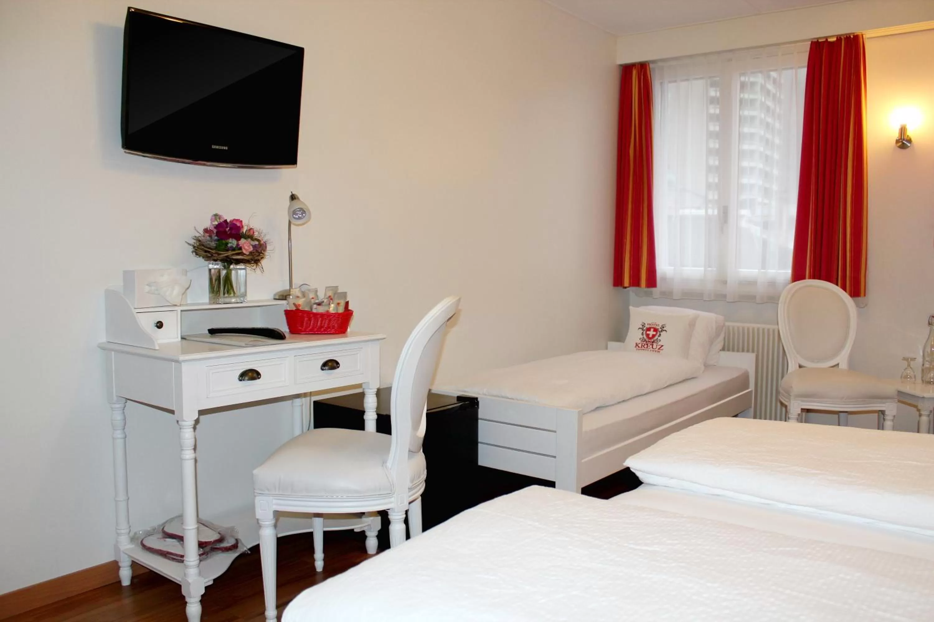 Bed in Hotel Weisses Kreuz