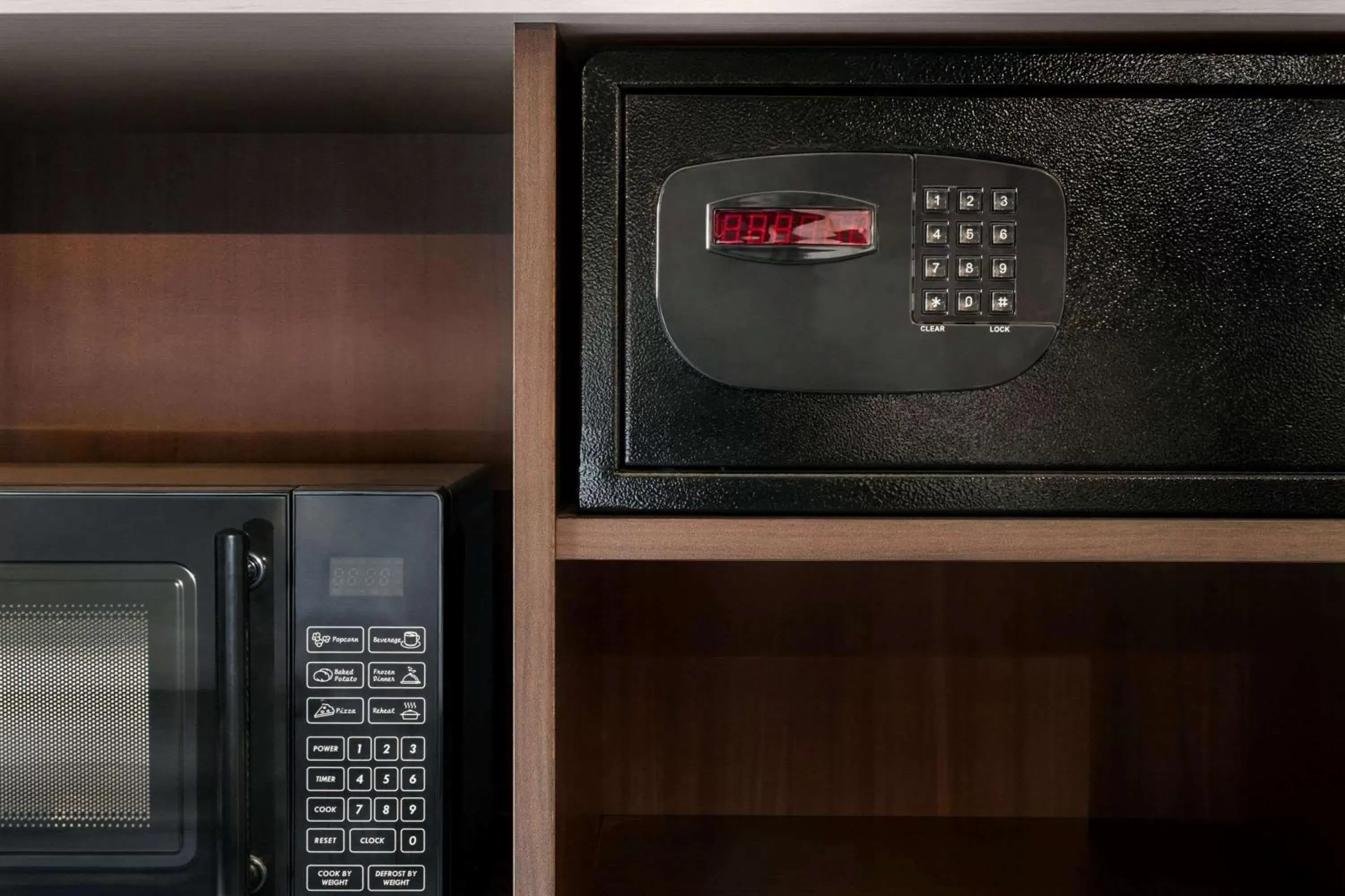 King Studio Suite - Mobility Access/Non-Smoking in La Quinta Inn & Suites by Wyndham Orlando I-Drive Theme Parks King Studio Suite - Mobility Access/Non-Smoking in La Quinta Inn & Suites by Wyndham Orlando I-Drive Theme Parks