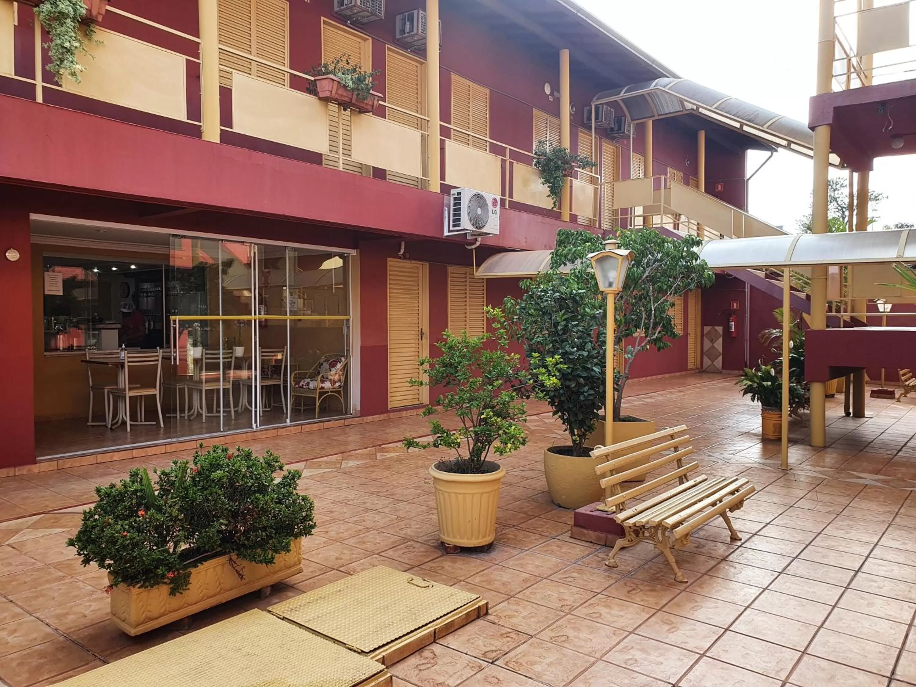 Inner courtyard view in Hotel Sta Mônica Marília