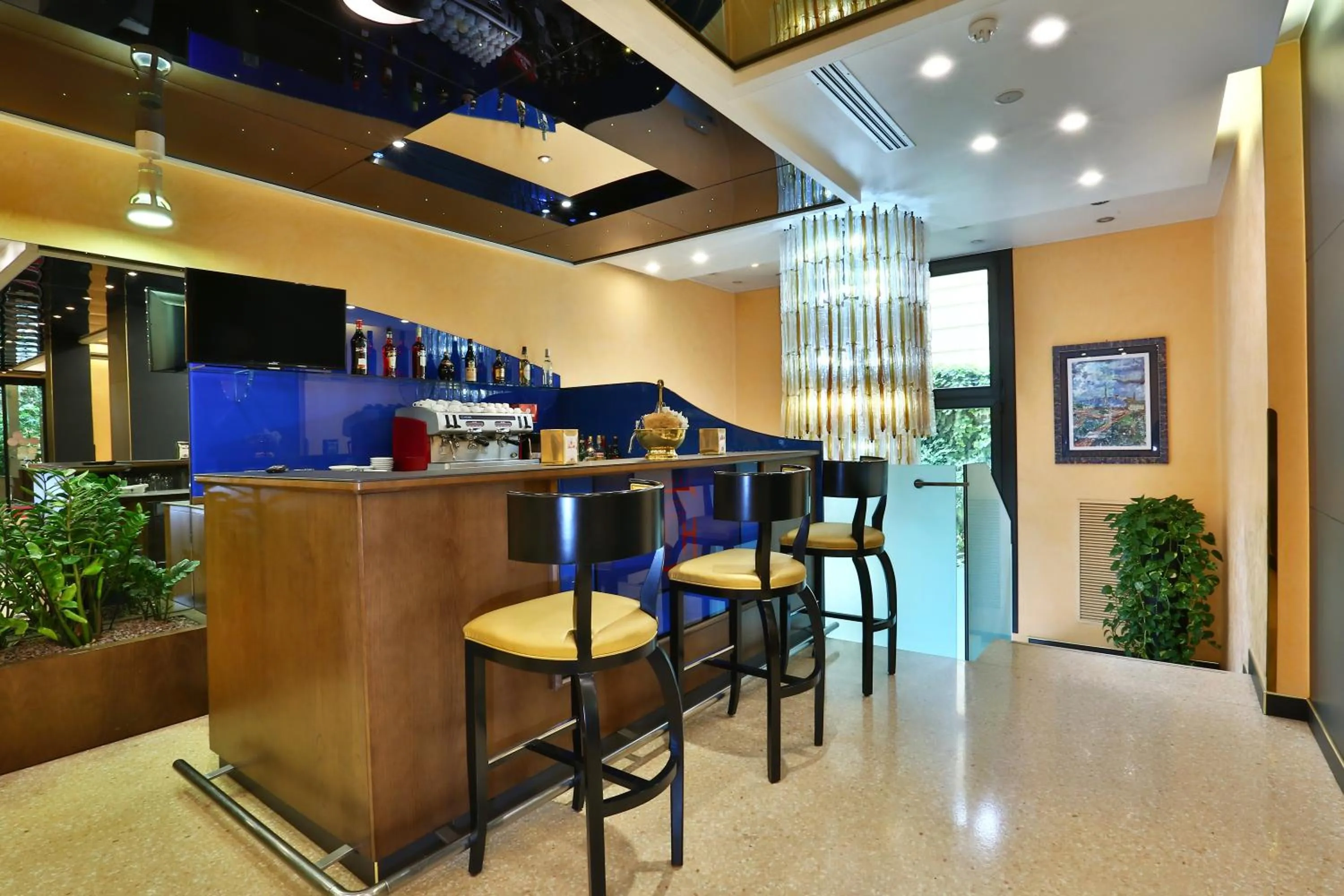 Lounge or bar in Central Park Hotel Modena