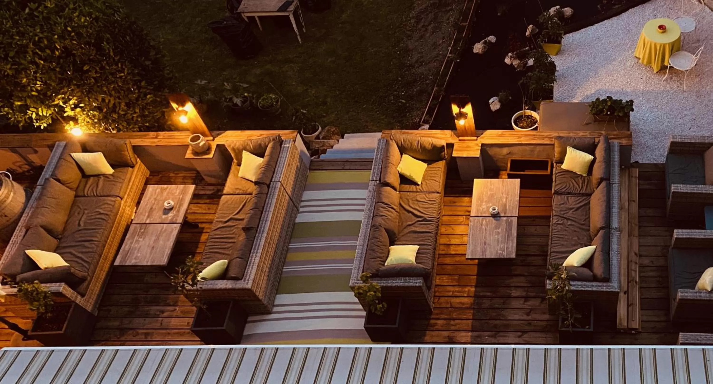 Patio in Dupain & Dubeurre Appart'Hôtel - Parking