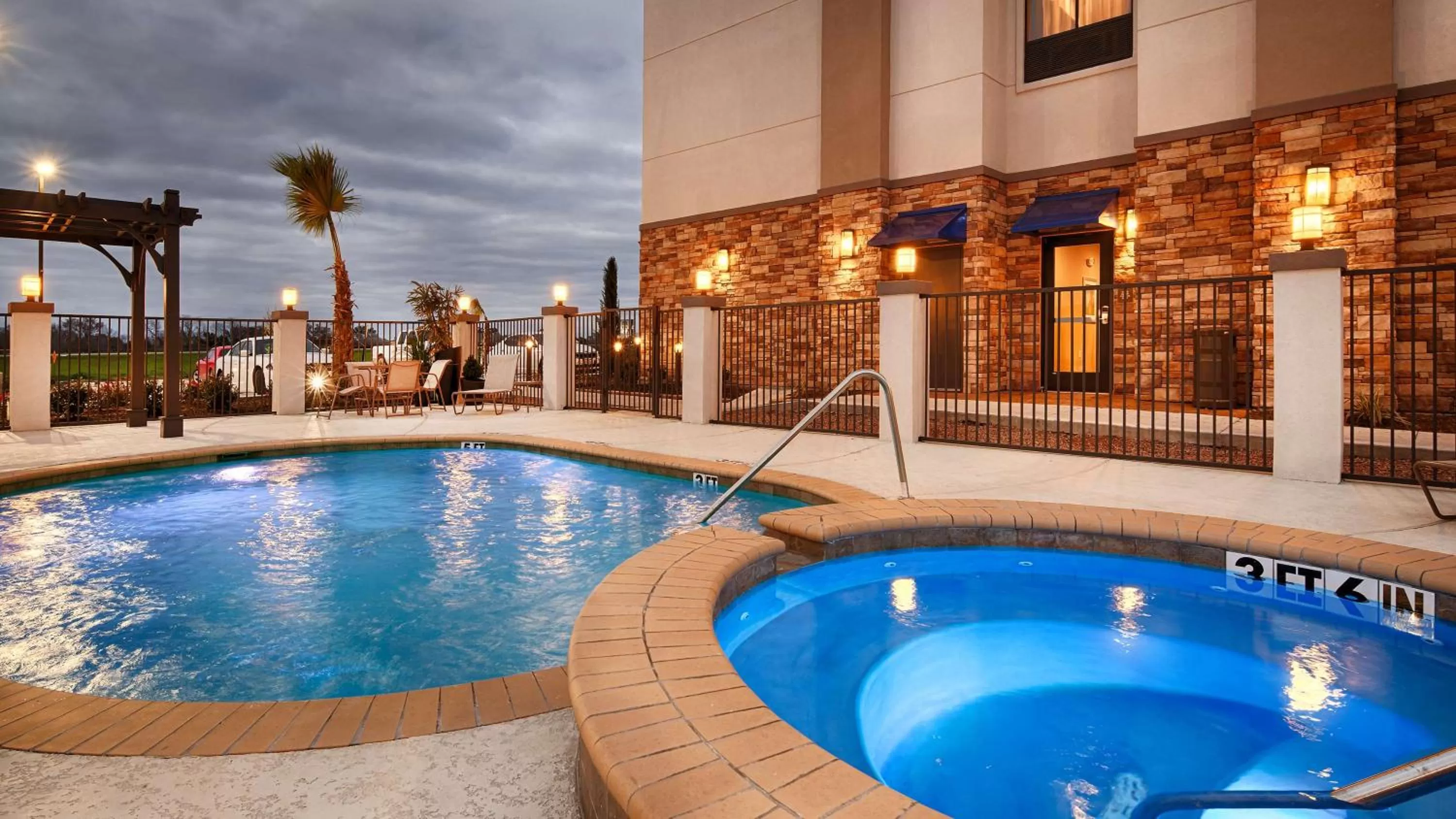 On site, Swimming Pool in Best Western Plus Flatonia