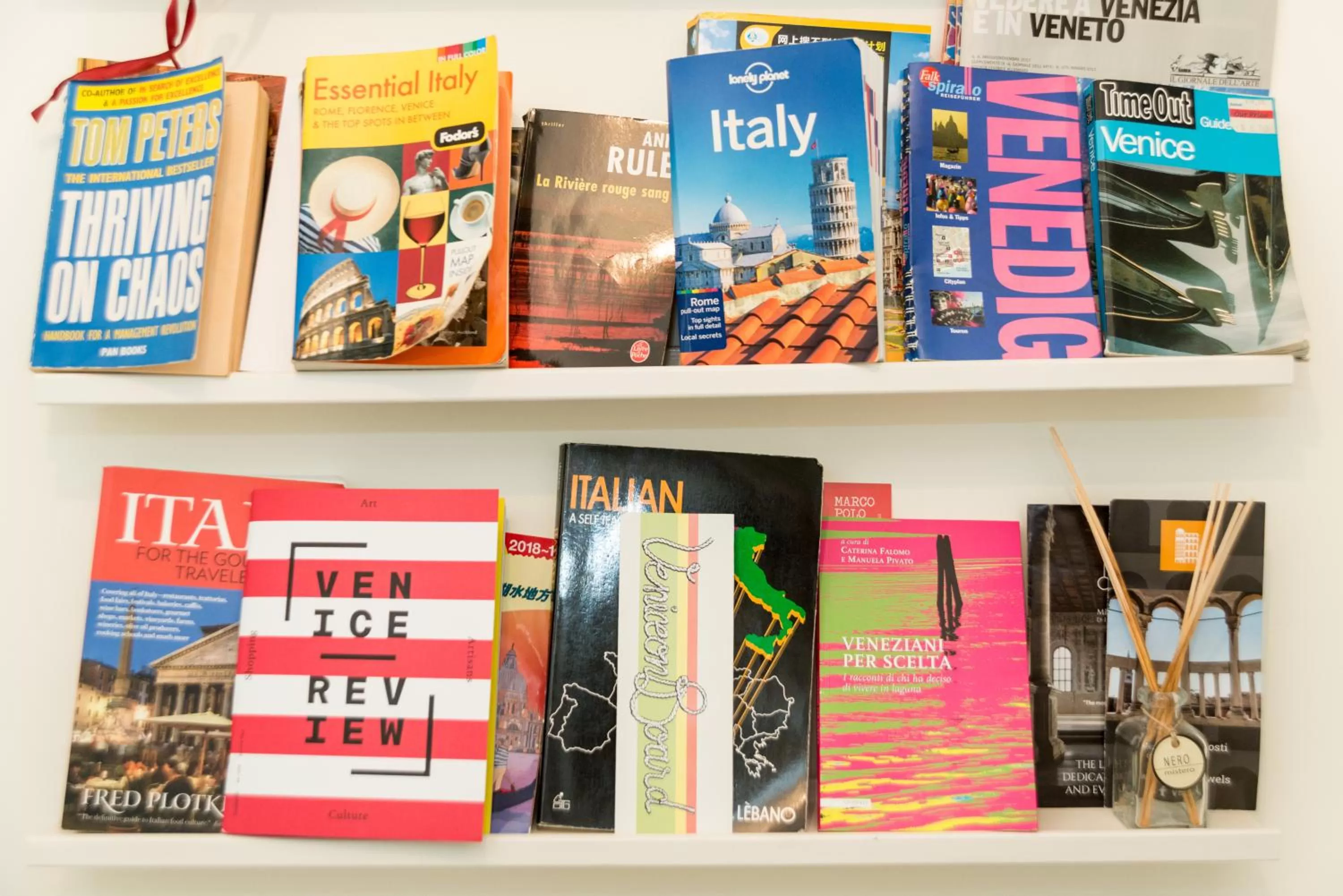 Library in B&B Casa Baseggio