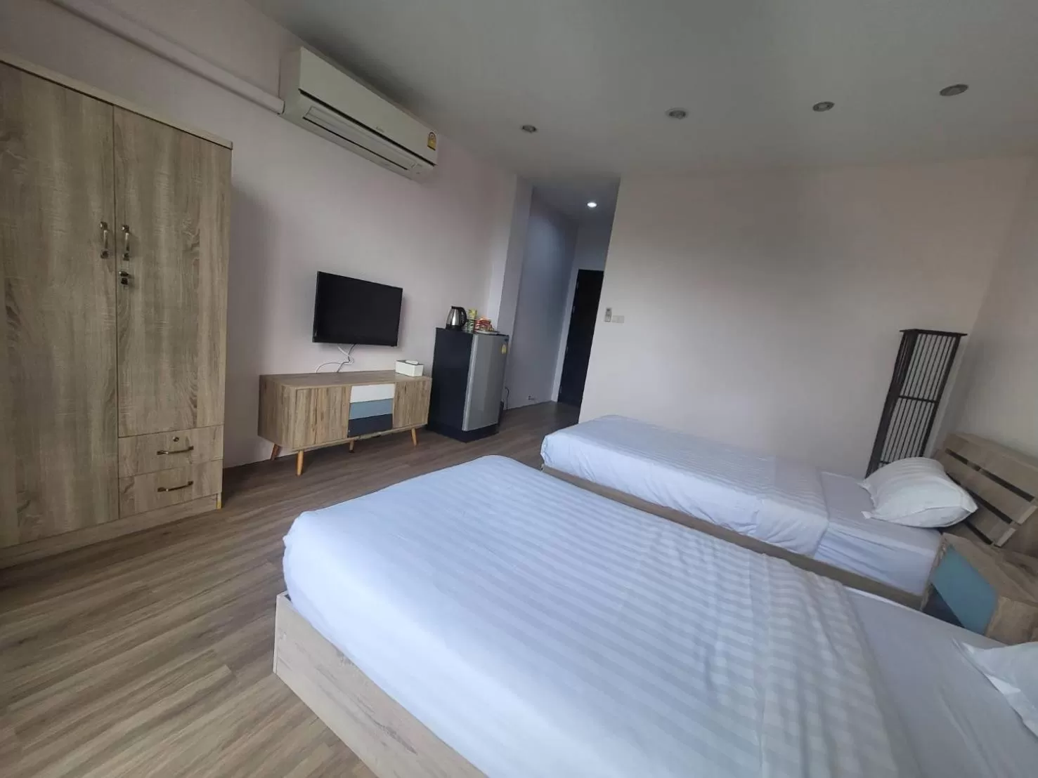 Bed in THAI HOTEL CHIANGMAI