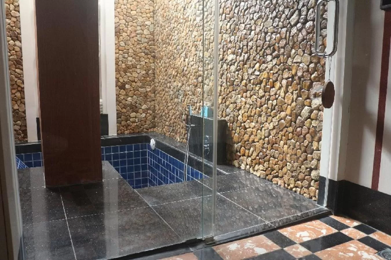 Massage in Try Palace Resort-Kep