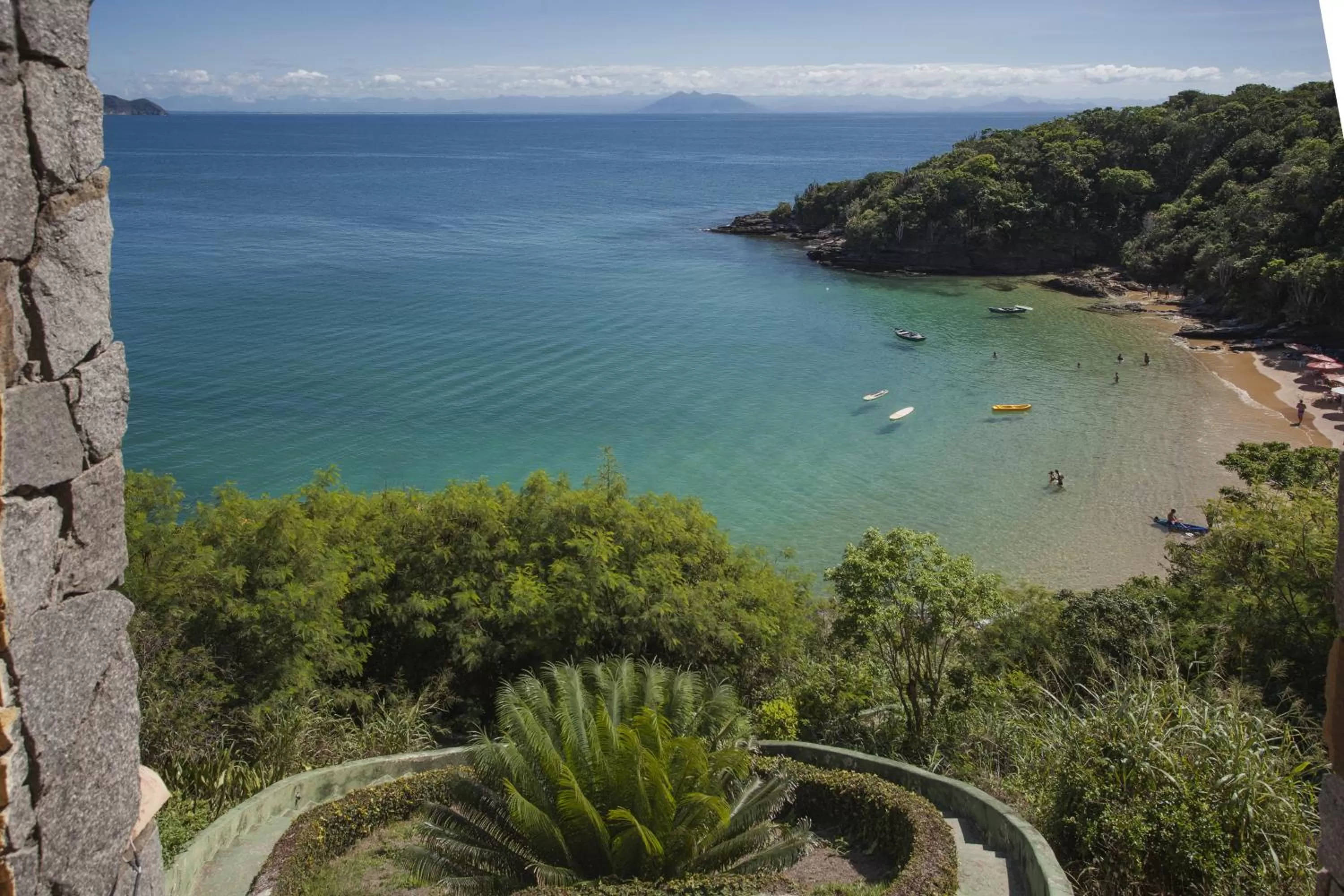 Beach in Colonna Park Hotel