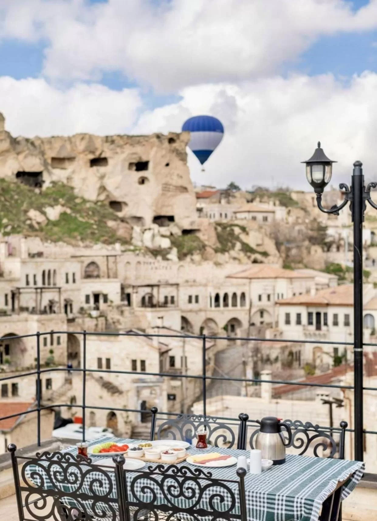 Restaurant/places to eat in Uzay Cave Suite Hotel