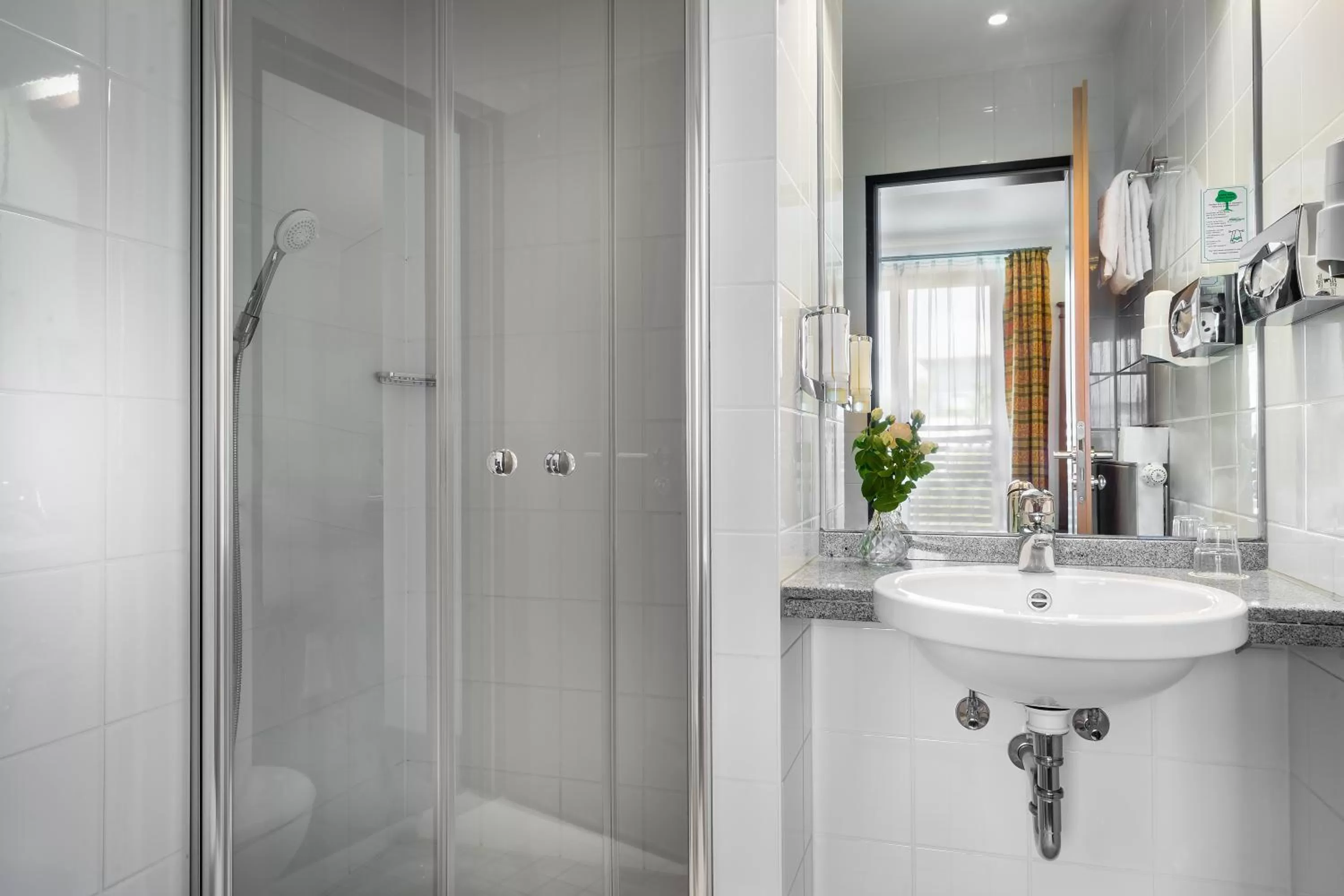 Shower in Garner Hotel Munich - Messe by IHG