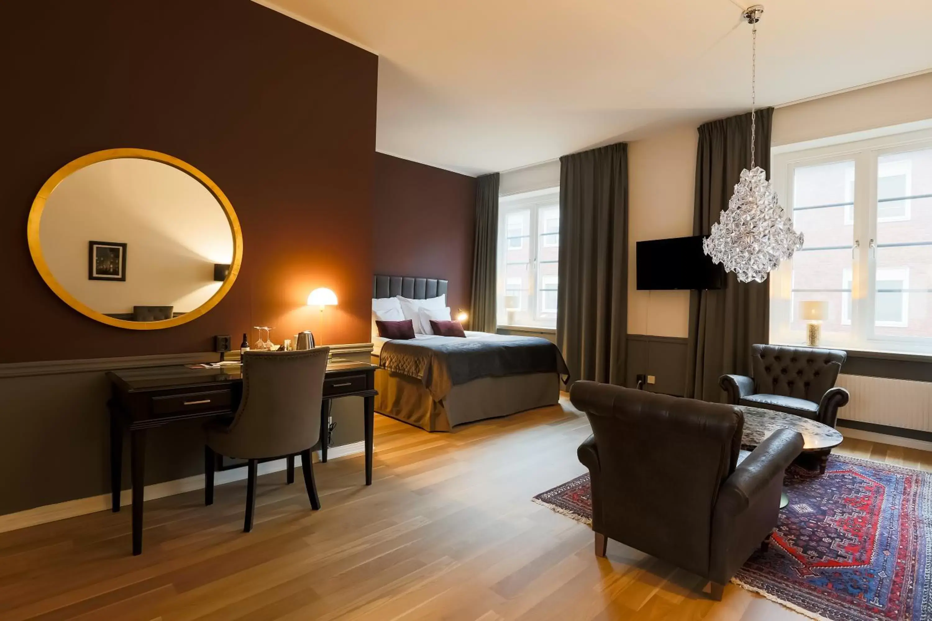 Deluxe Double Room in Clarion Collection Hotel Cardinal Deluxe Double Room in Clarion Collection Hotel Cardinal