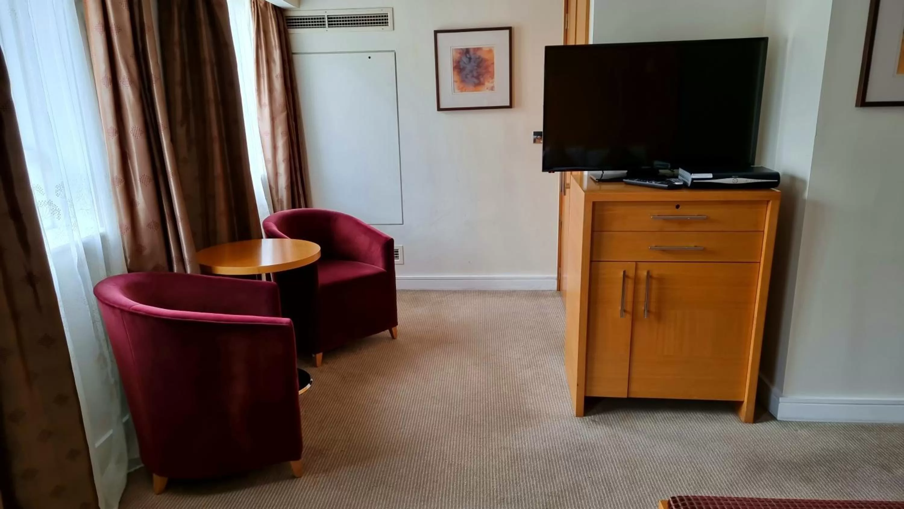 Seating area in The Park City Grand Plaza Kensington Hotel