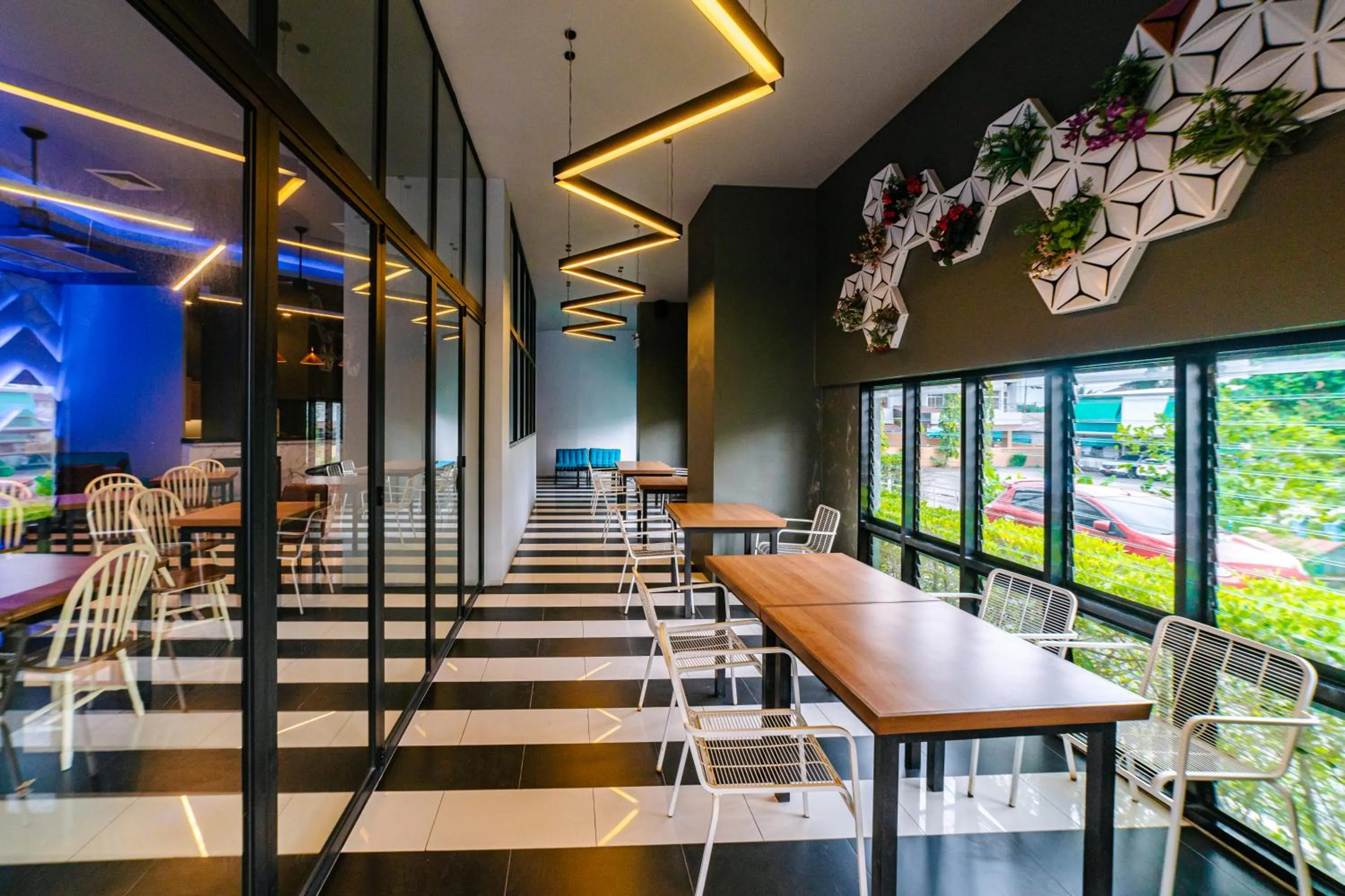 Restaurant/places to eat in Ratana Hotel Sakdidet, PHUKET TOWN