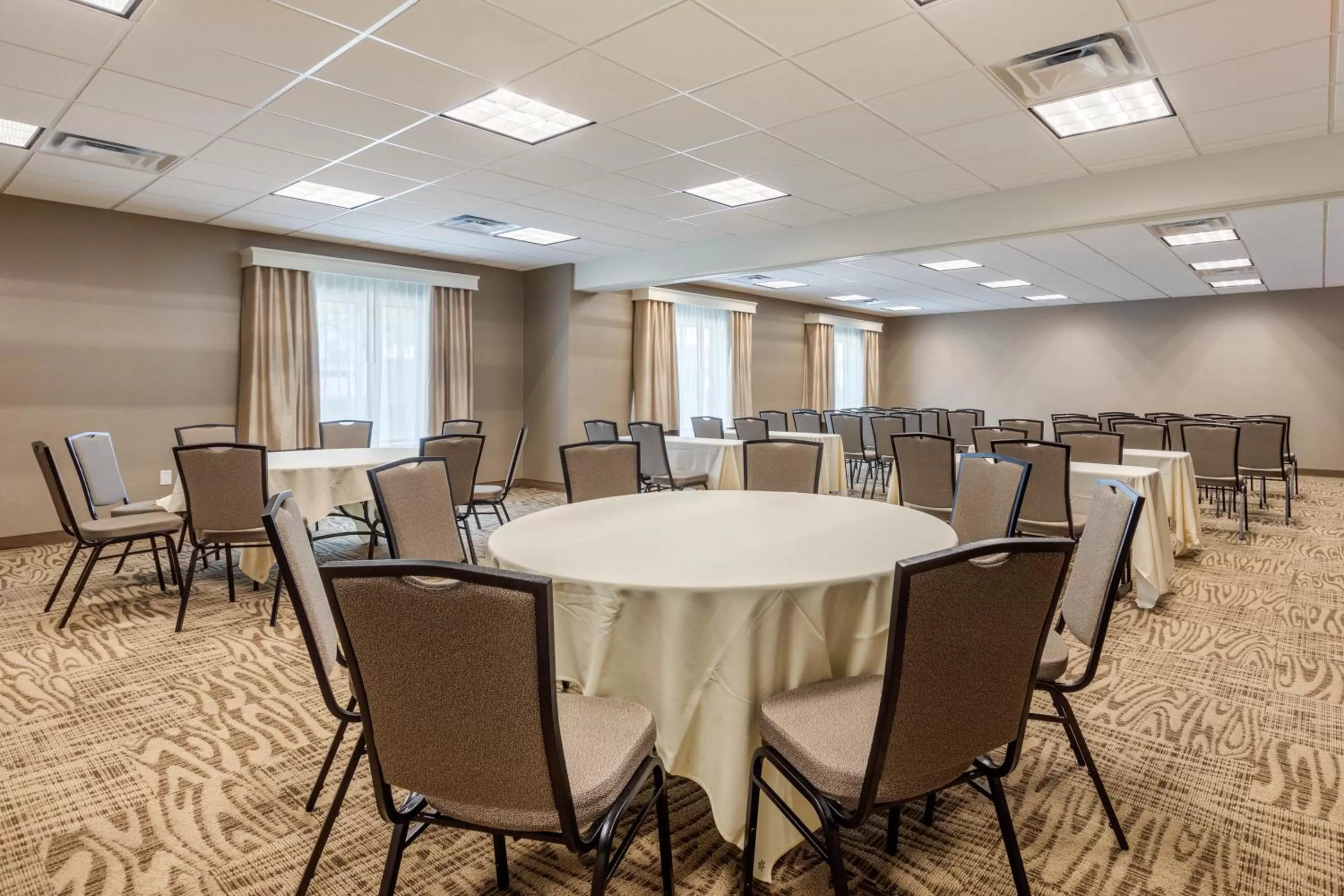 Meeting/conference room in Comfort Inn & Suites Schenectady - Scotia