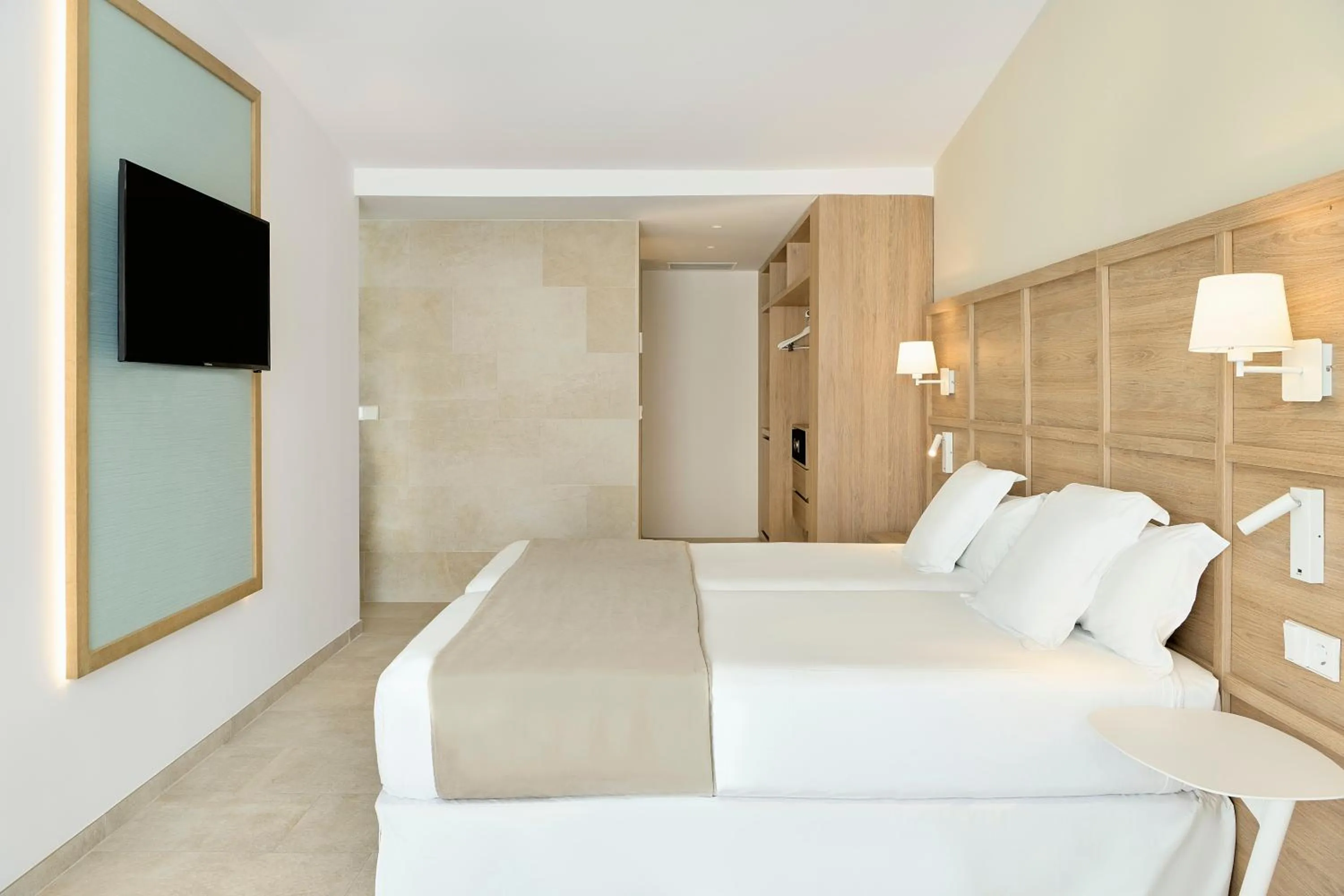 Bed in Iberostar Waves Cala Domingos All Inclusive