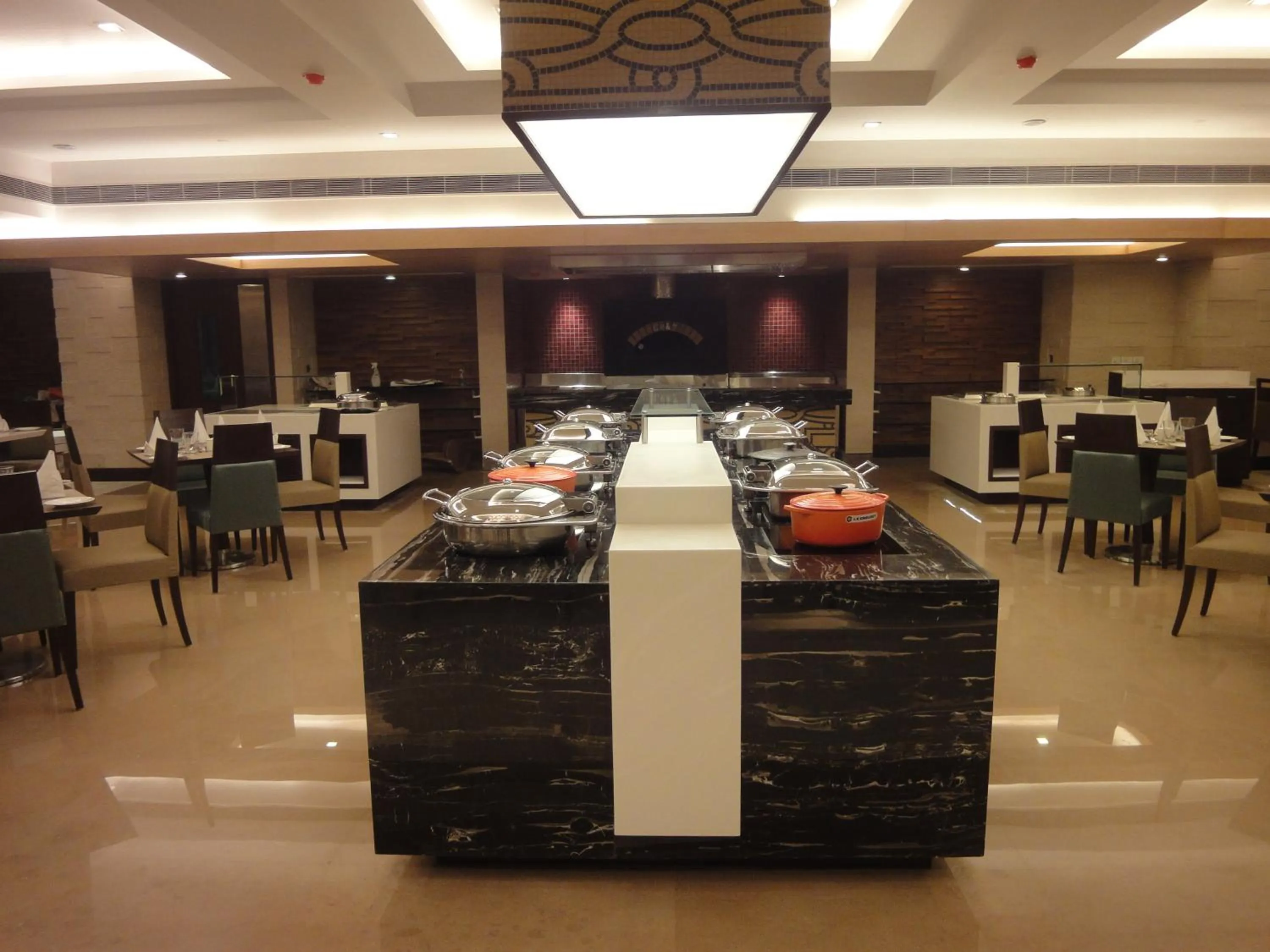 Restaurant/places to eat in Radisson Hotel Varanasi