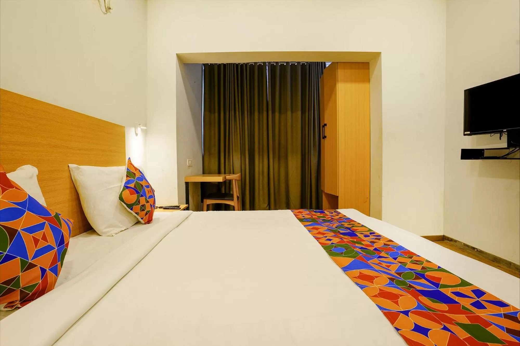 TV and multimedia, Bed in FabExpress Highway Residency