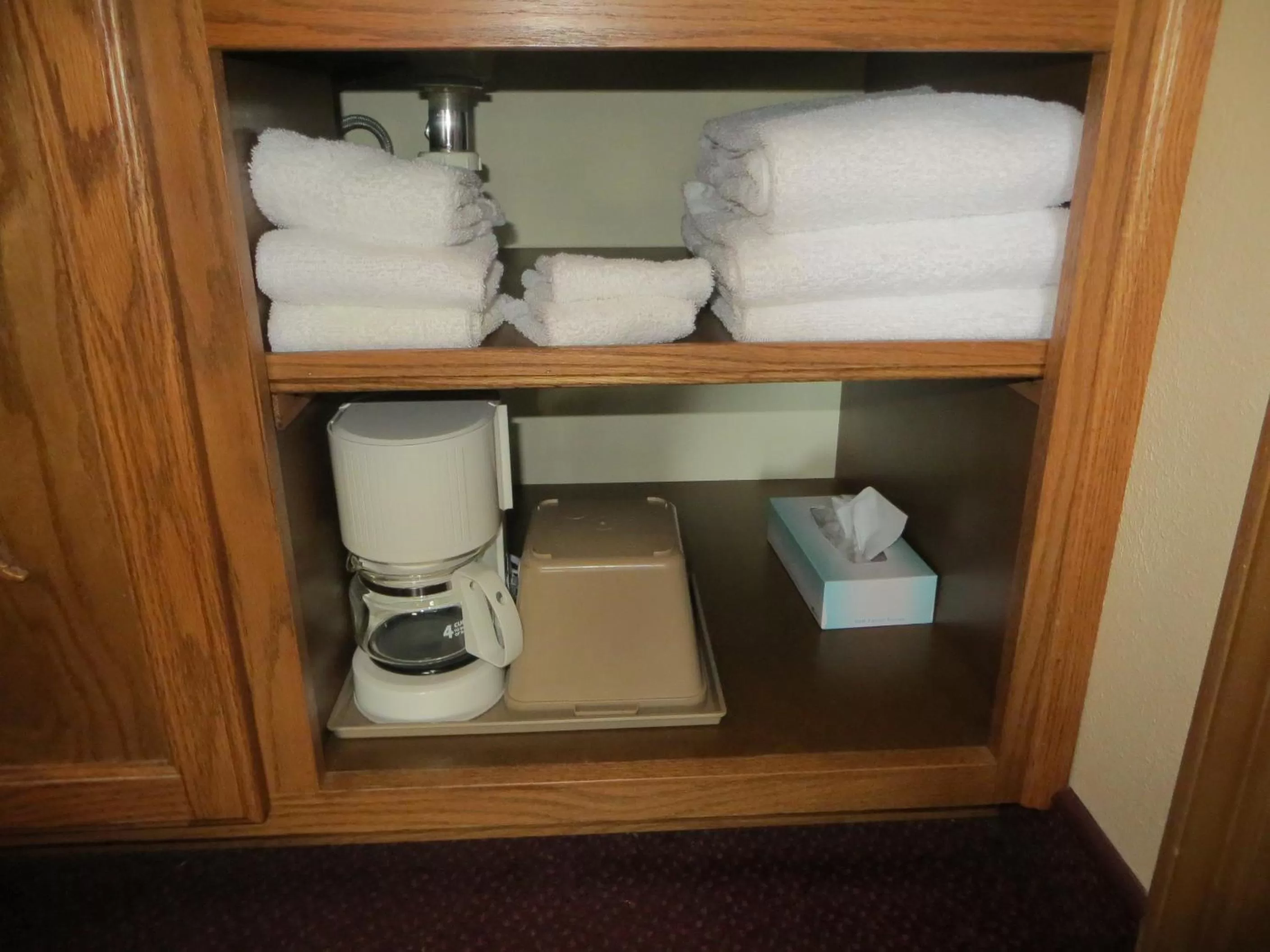 Decorative detail, Bathroom in Honeysuckle Inn & Conference Center