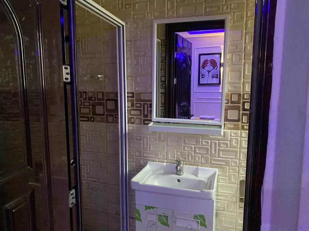Bathroom in Palazzo Apartments