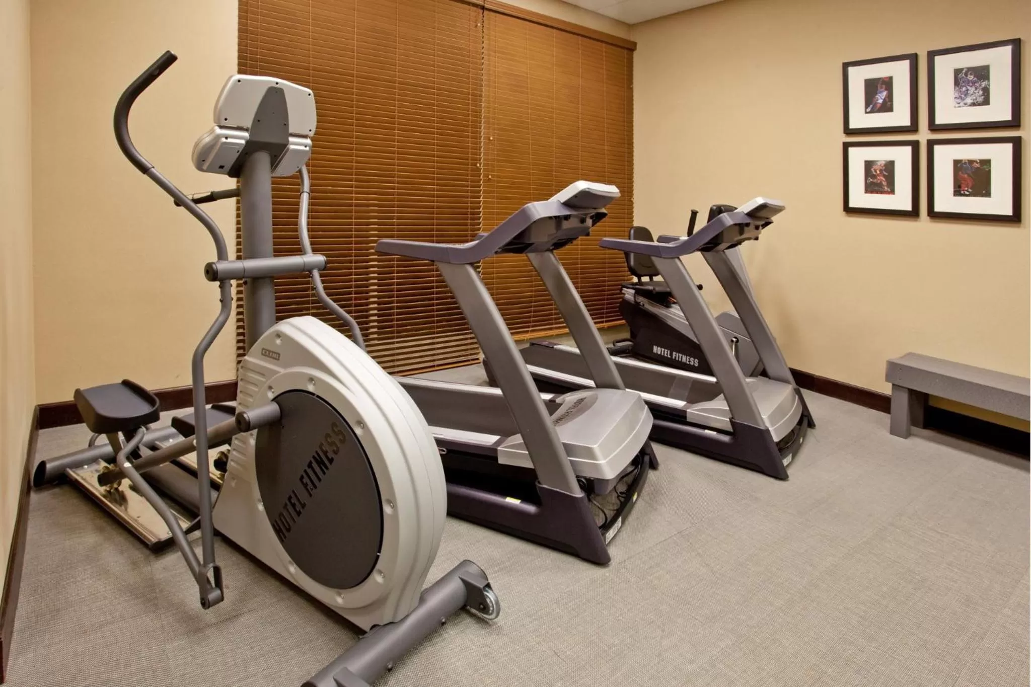Spa and wellness centre/facilities in Holiday Inn & Suites Phoenix Airport by IHG