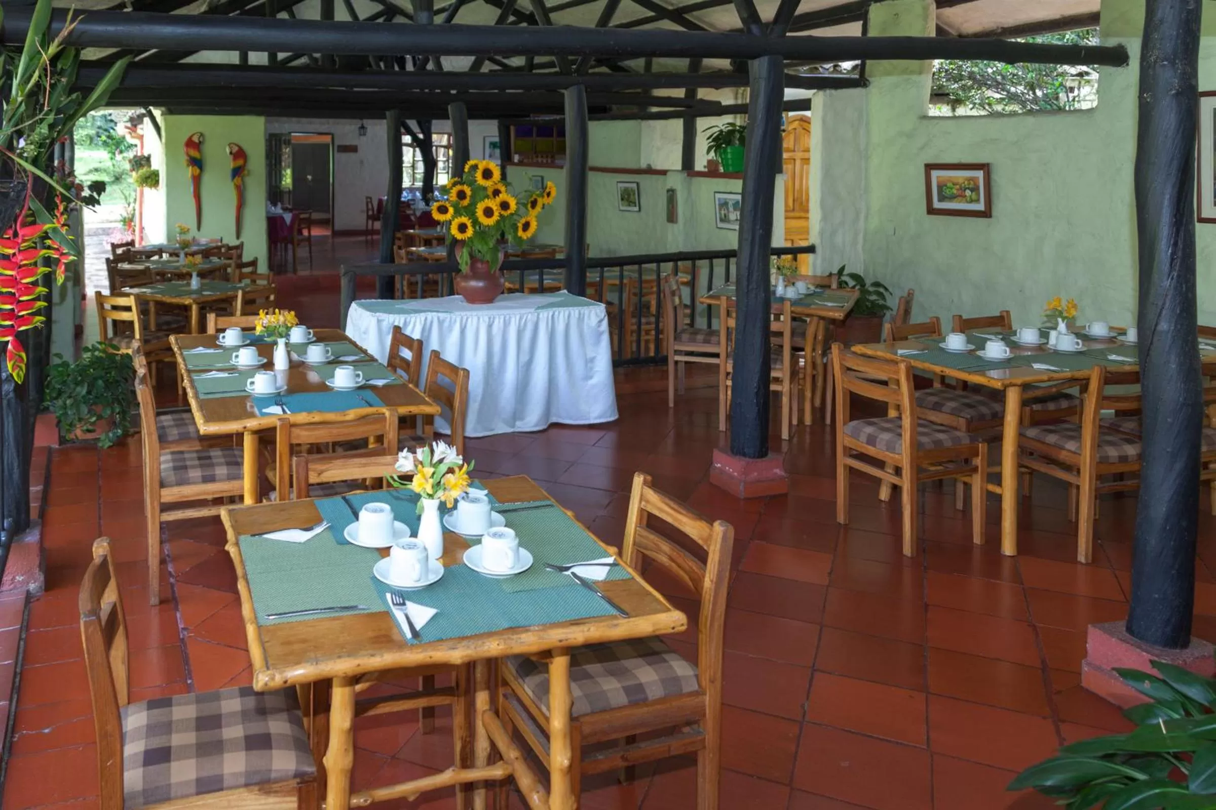 Restaurant/places to eat in Hotel Campestre Los Arrayanes
