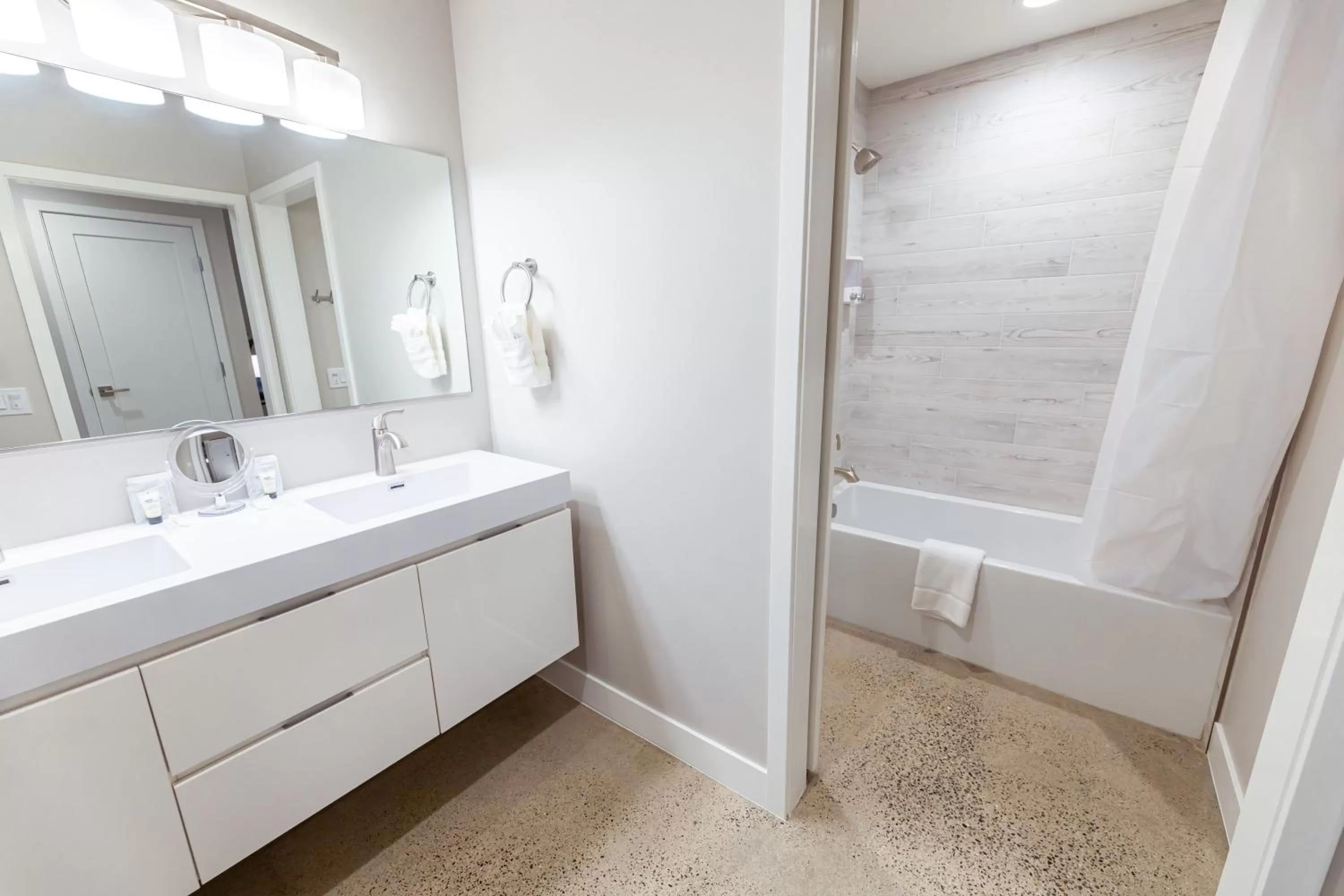 Baywood Inn Bed & Breakfast