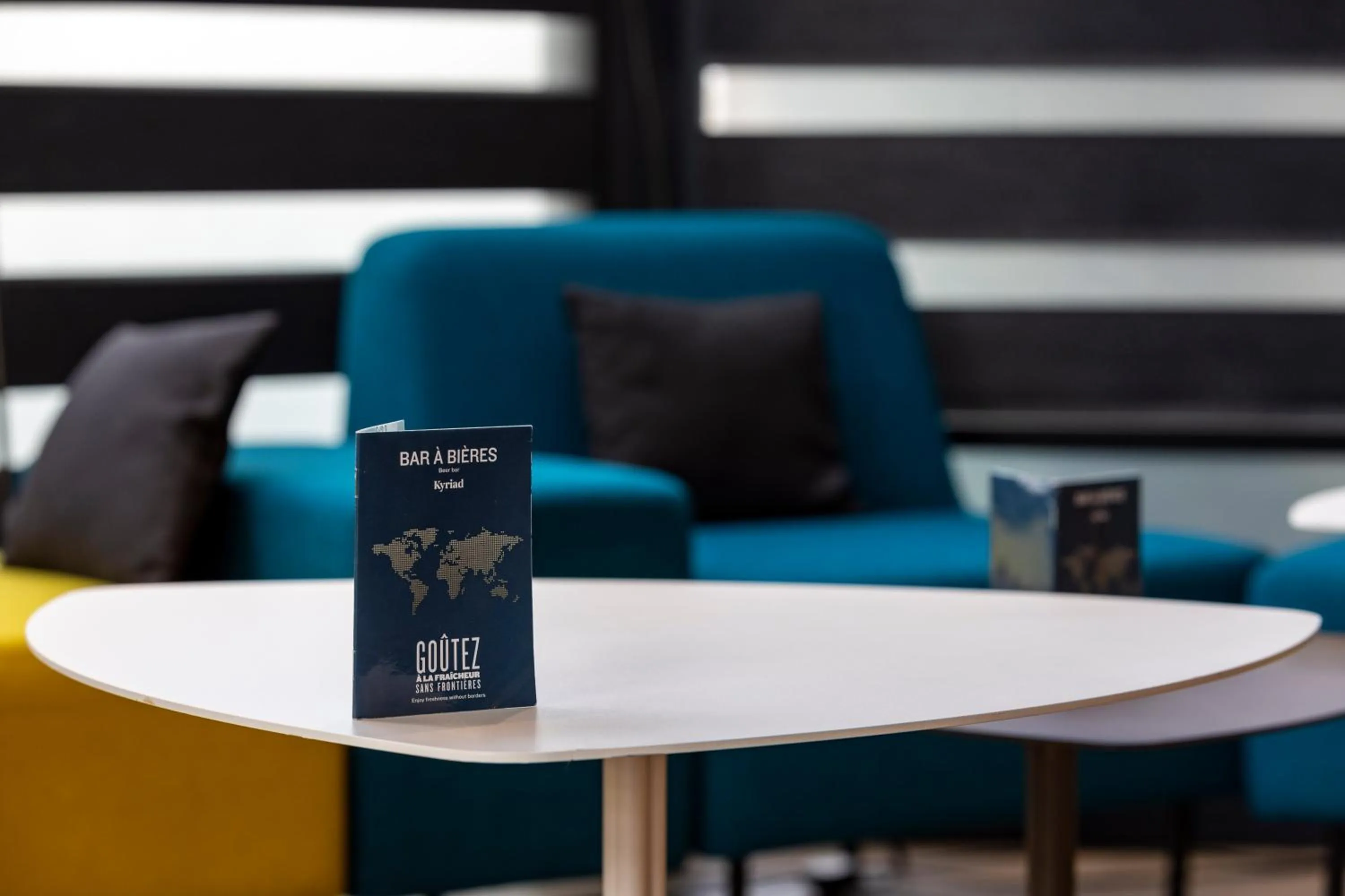 Lounge or bar in Kyriad Paris Ouest - Colombes