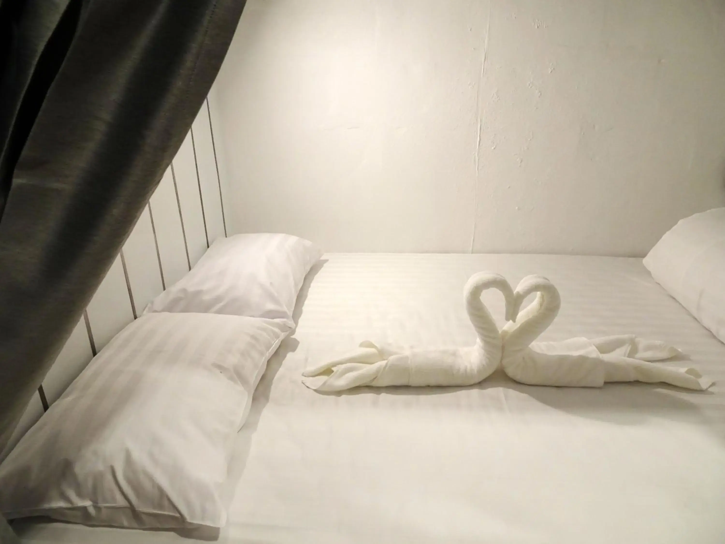 Upper Queen Bed in Mixed Dormitory Room in What's Up Chiang Mai Upper Queen Bed in Mixed Dormitory Room in What's Up Chiang Mai