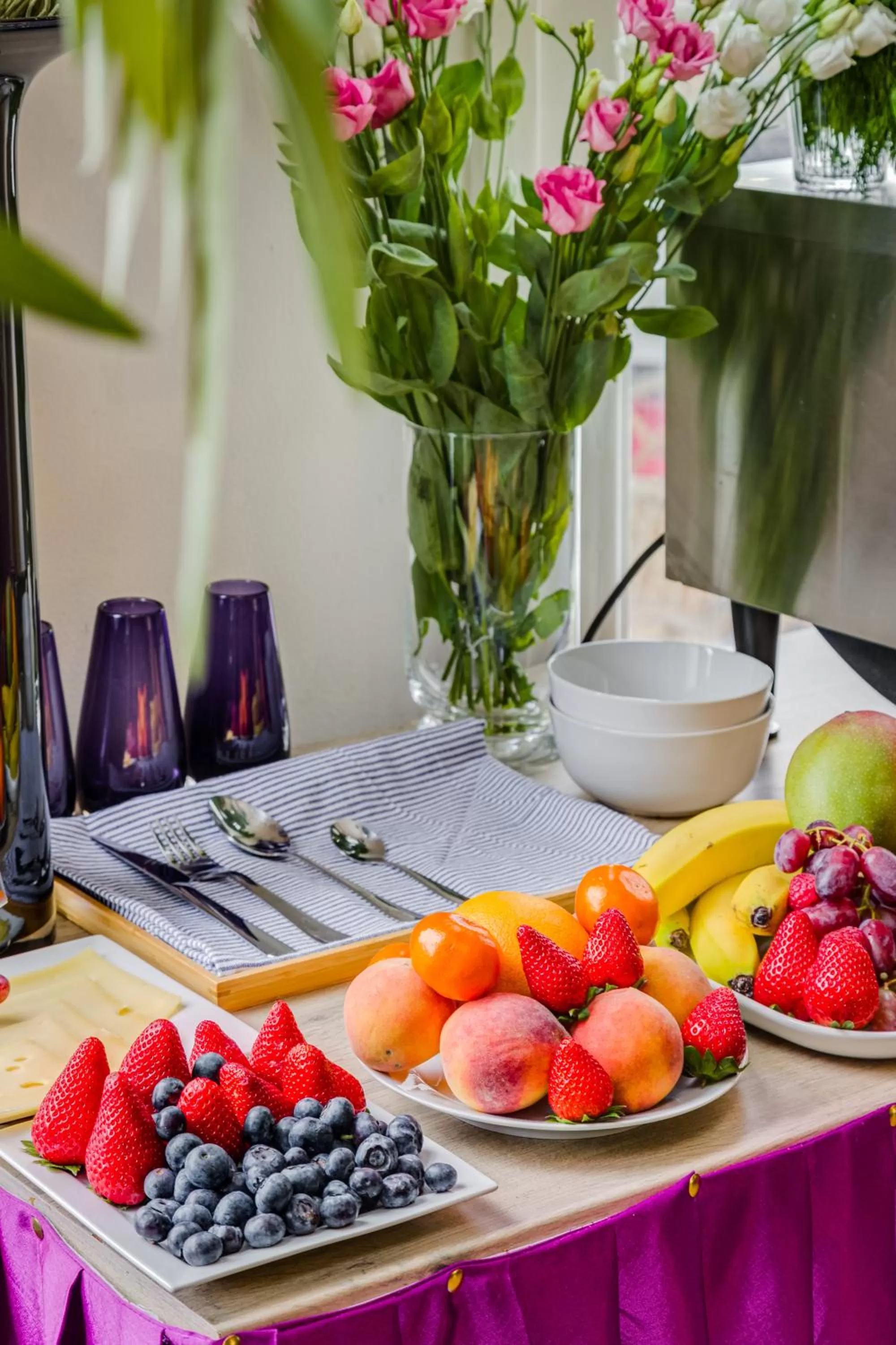 Restaurant/places to eat in 1 Lexham Gardens Hotel