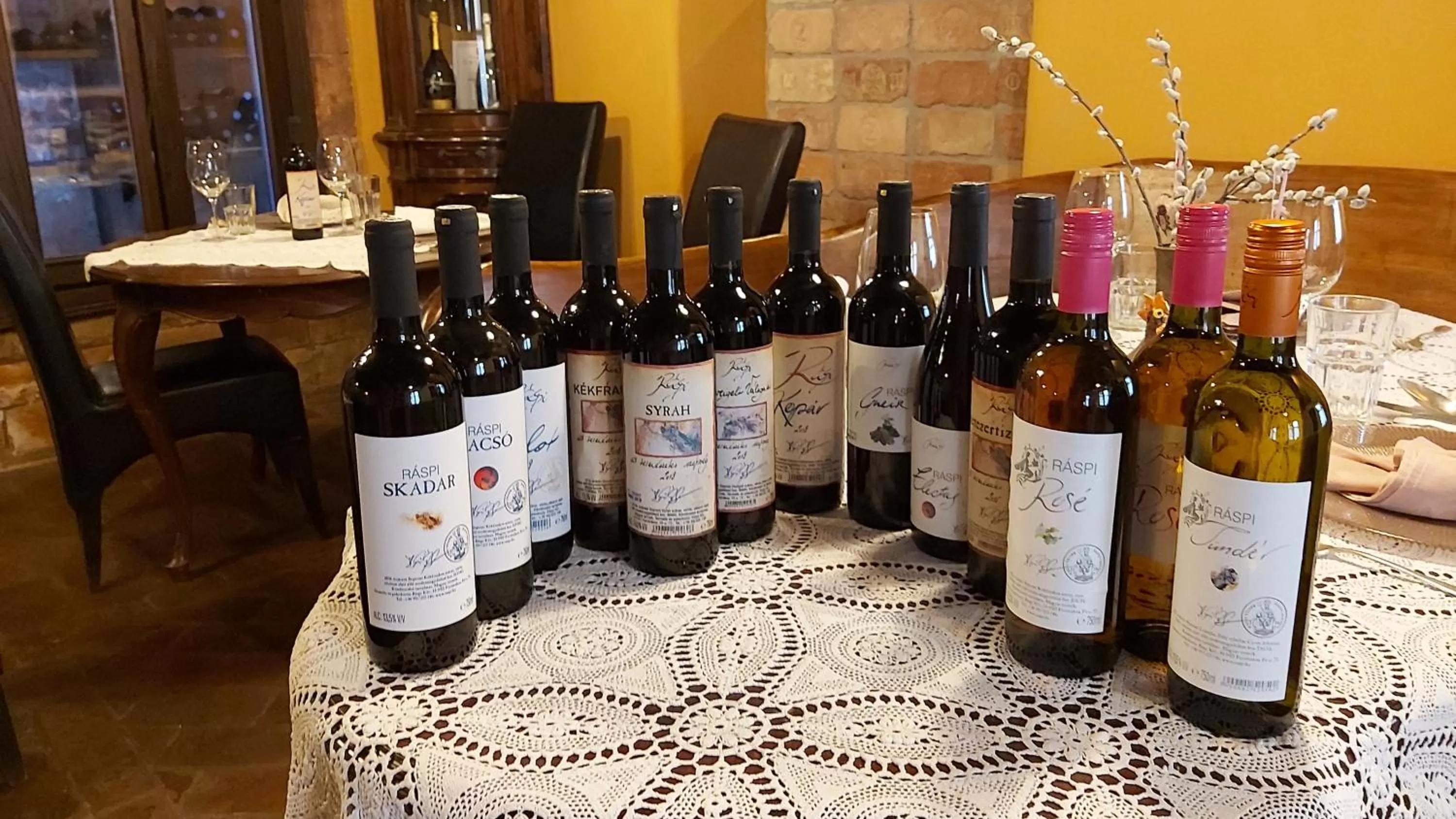 Ráspi Apartman Étterem és Borászat
