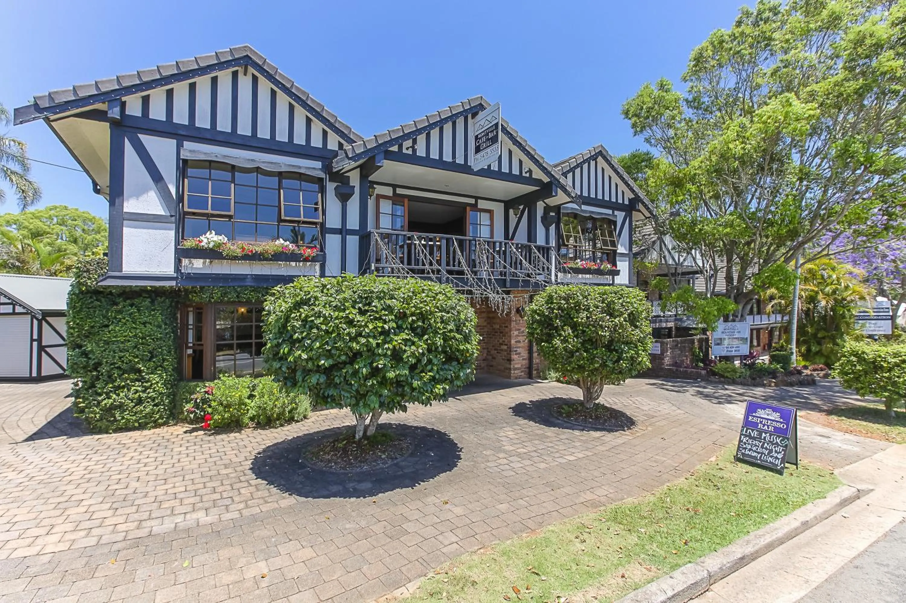 Property building in Montville Mountain Inn