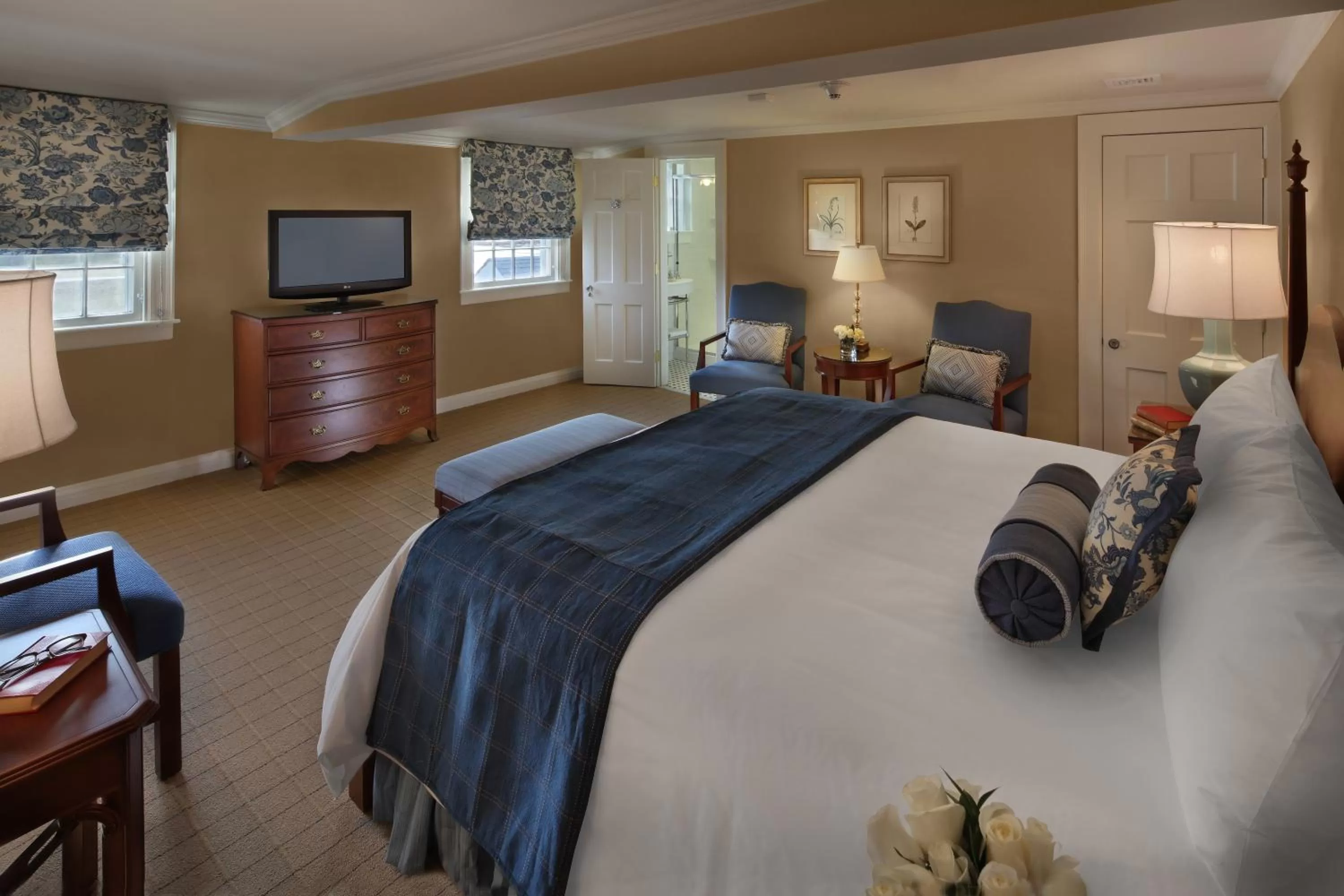 Bed in Inn on Boltwood