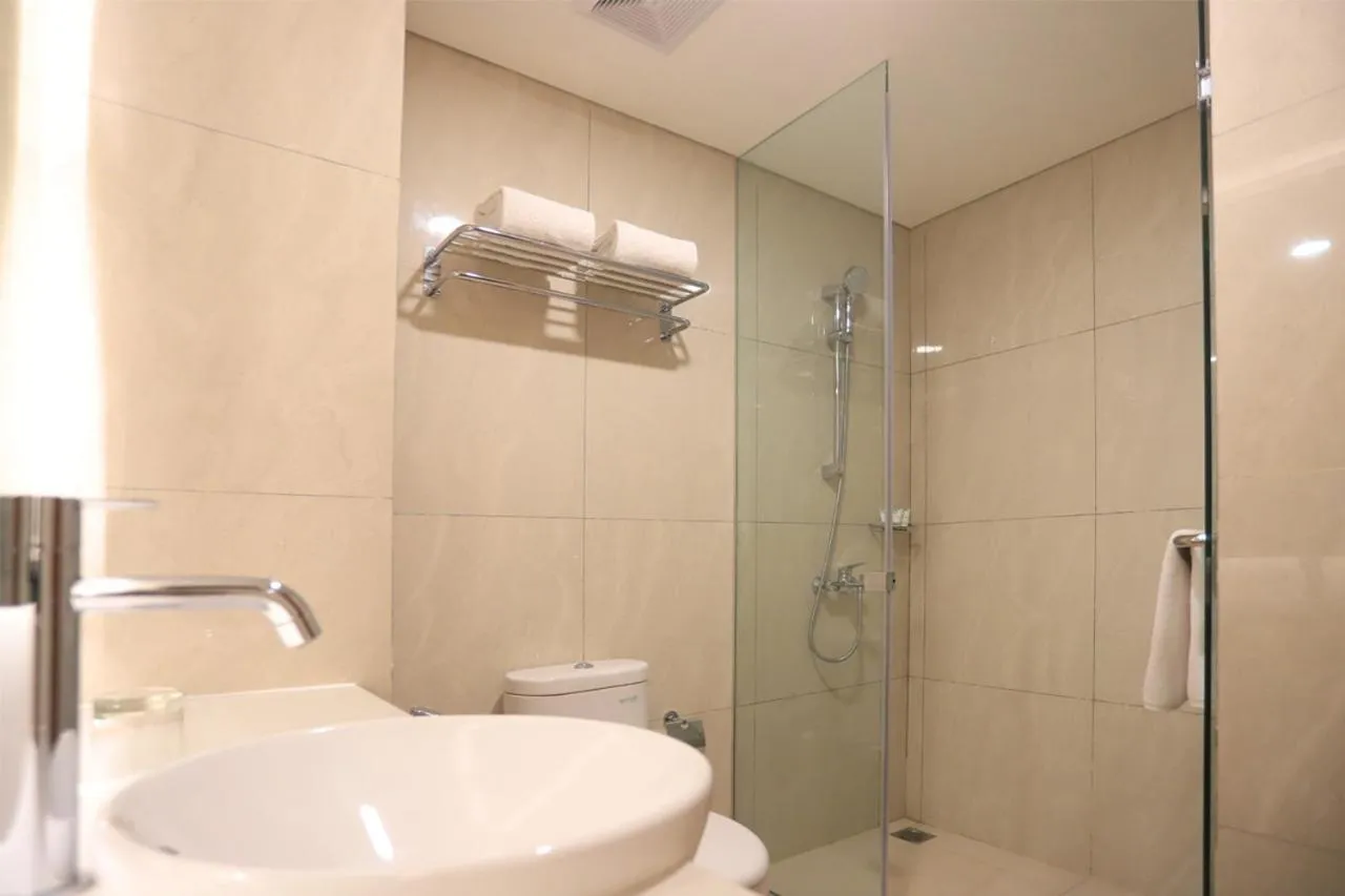 Shower in Luxury Inn Arion Hotel