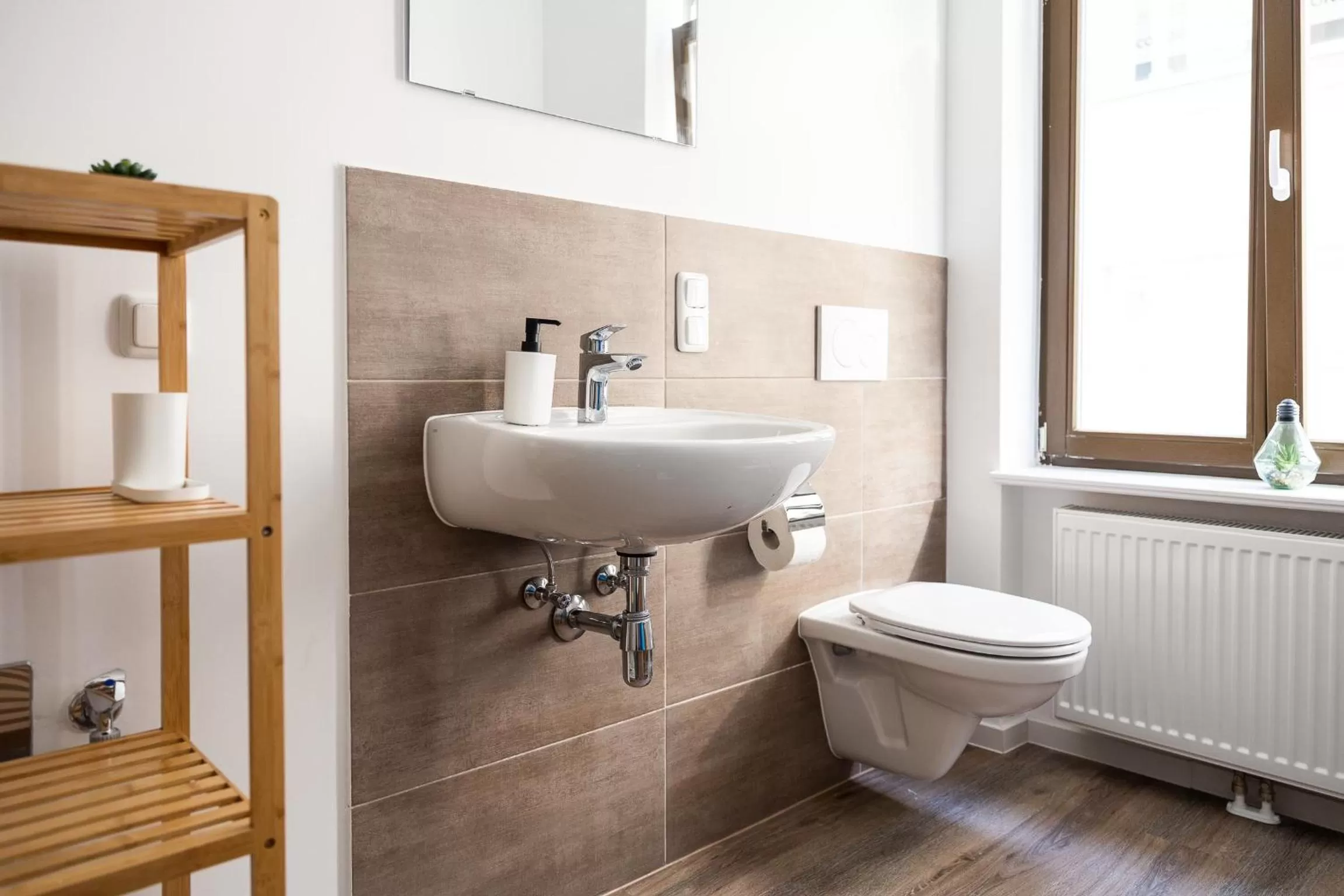 Toilet in Apartments am Neuen Theater - Altstadt - Zentral - Küche - Wifi - Powered by Ko-Living