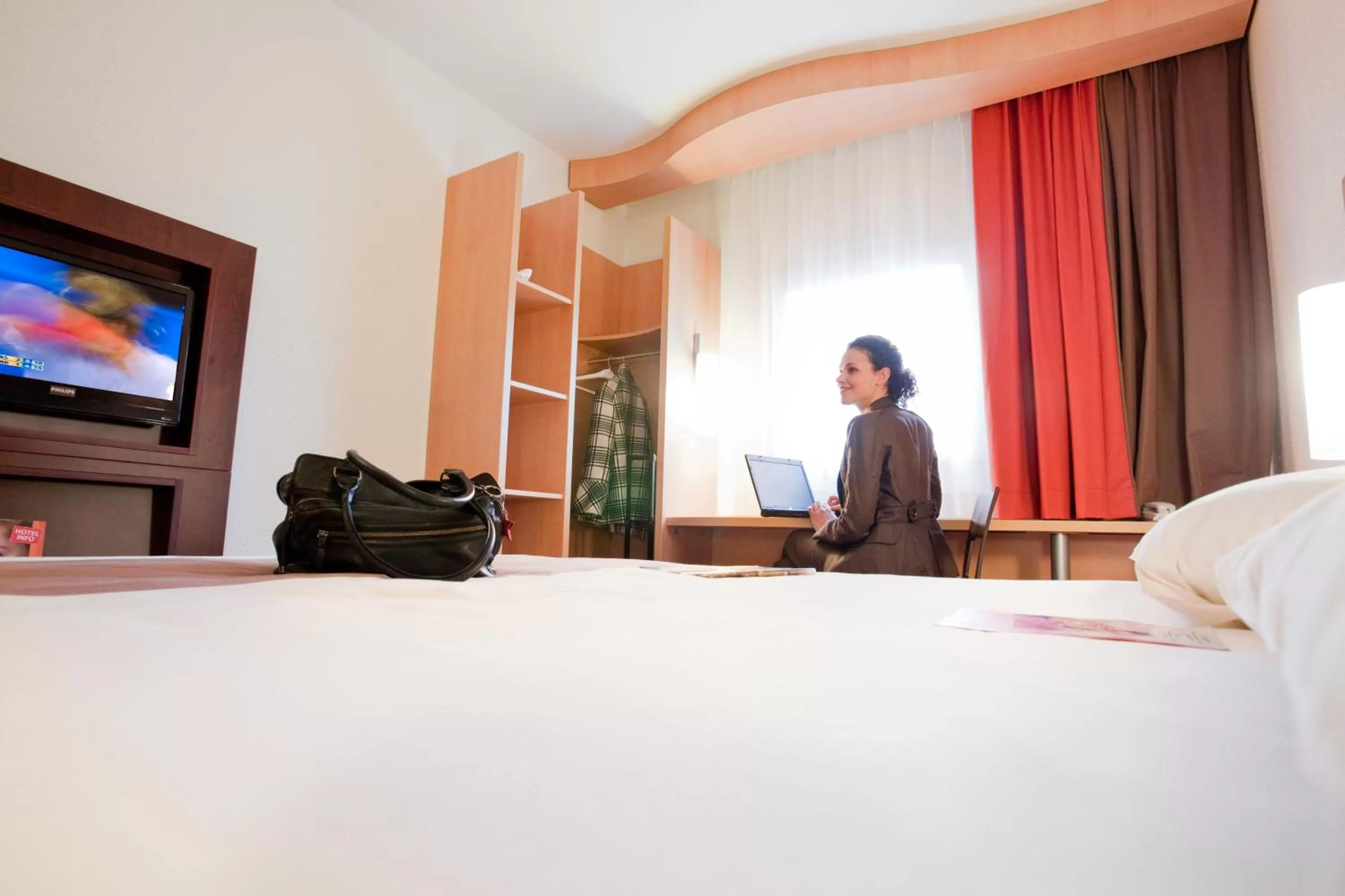 People, Bed in Ibis Hermosillo