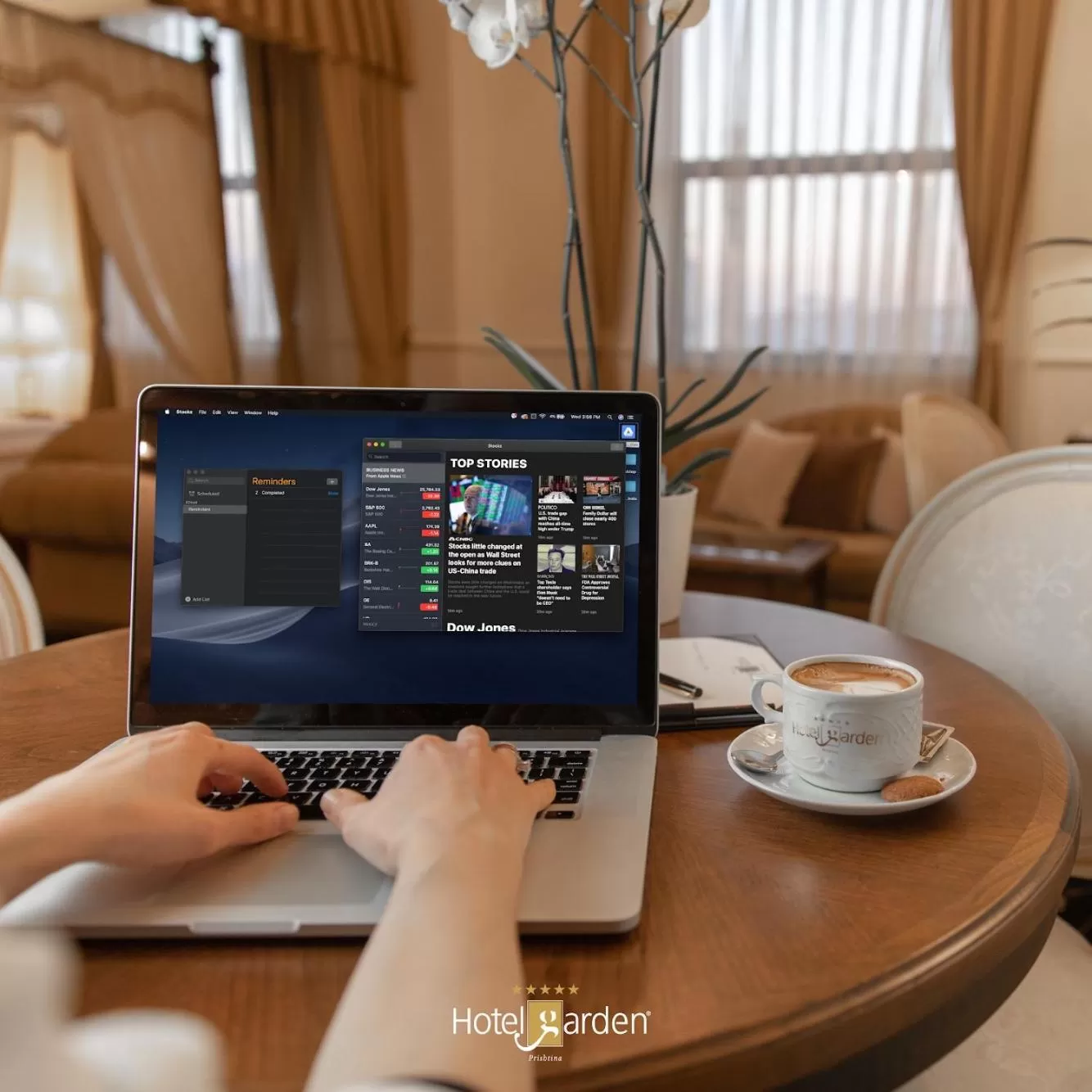 Communal lounge/ TV room in Hotel Garden