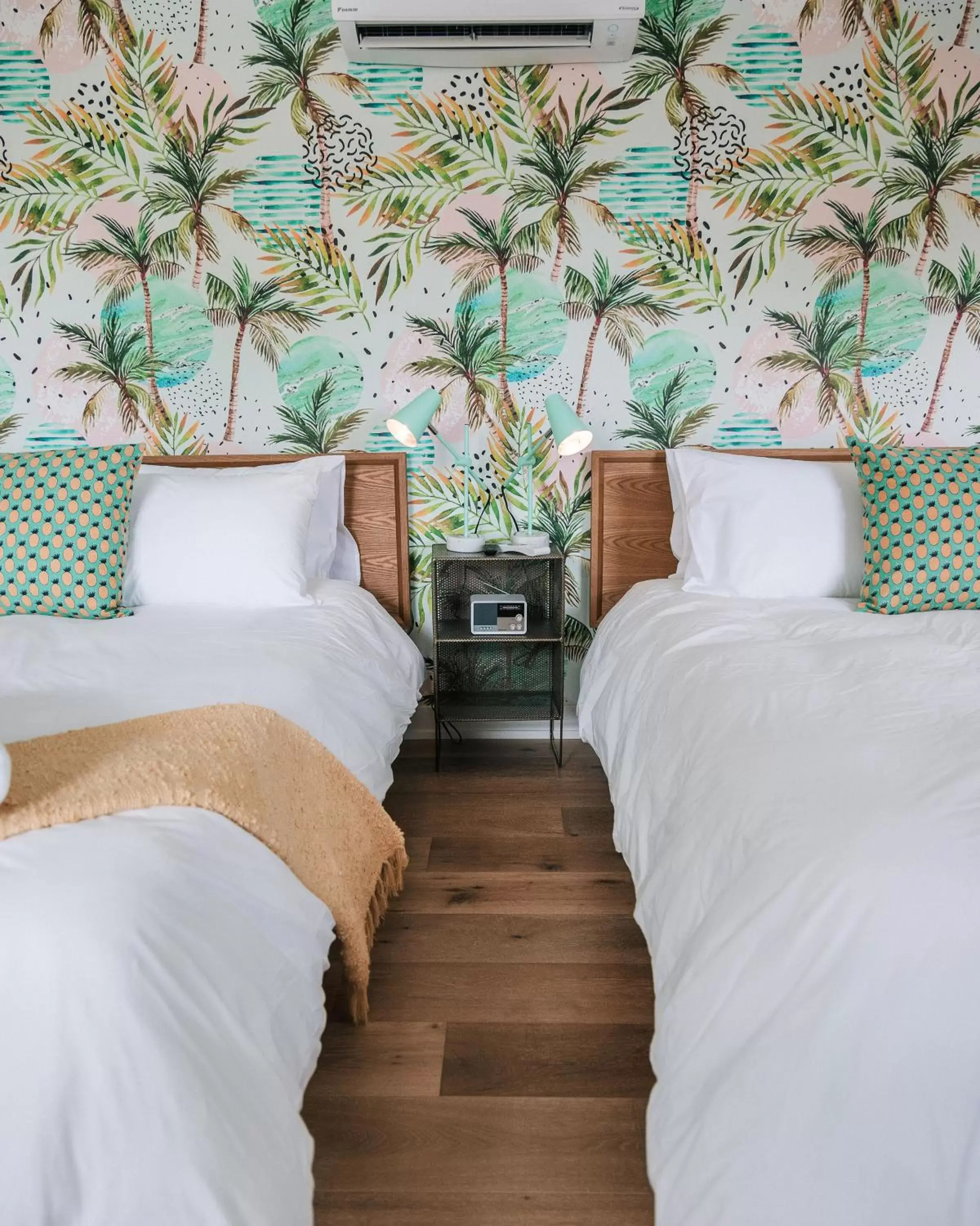 Deluxe Queen Room in Penny's Motel Deluxe Queen Room in Penny's Motel