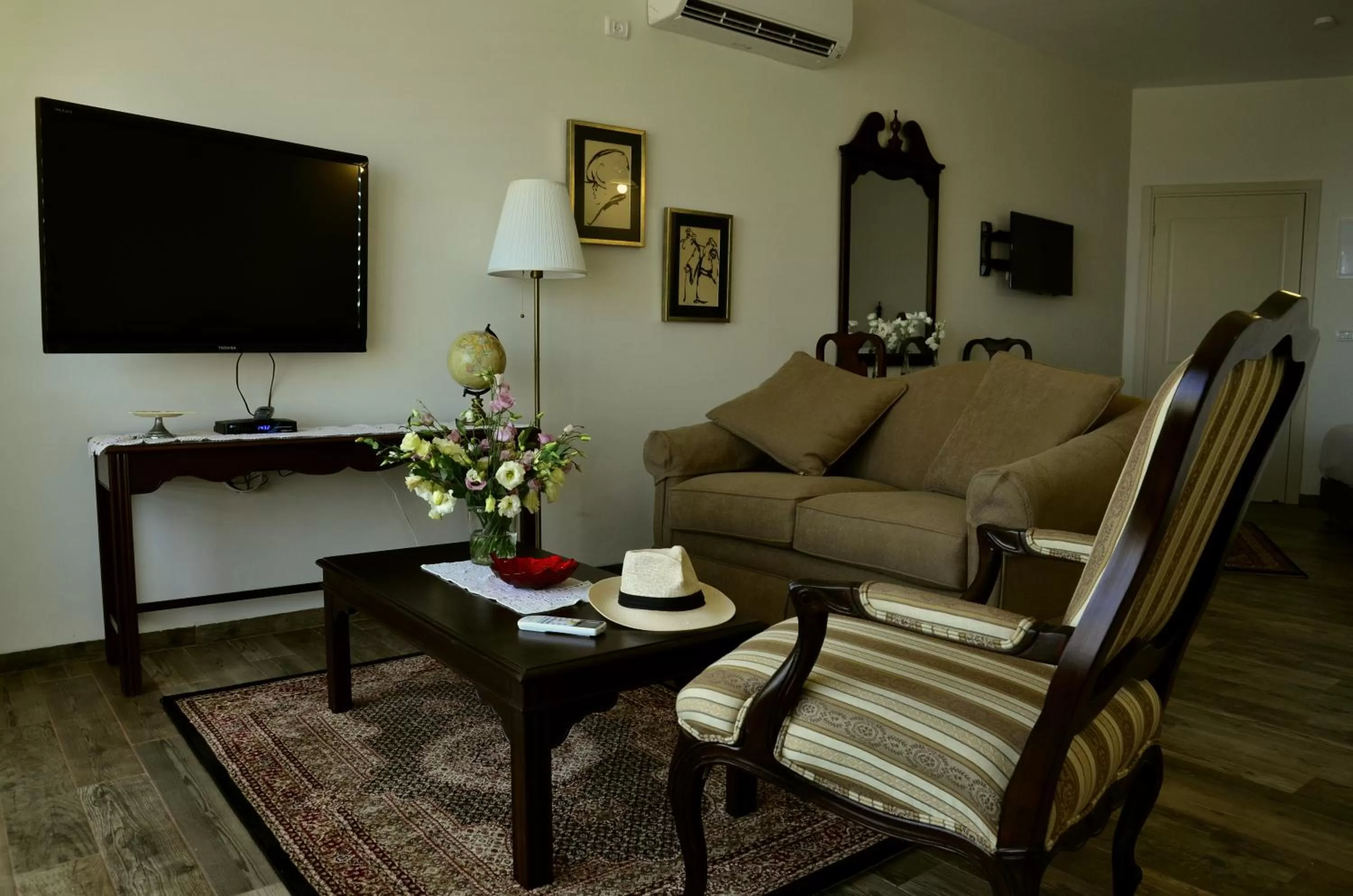 TV and multimedia, Seating Area in HaBaronit