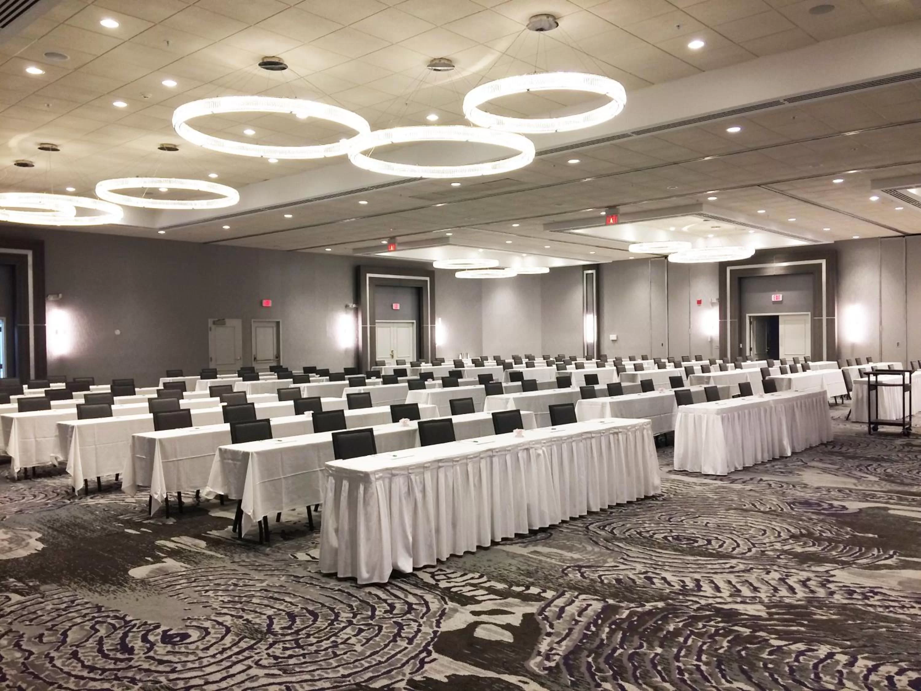 Meeting/conference room in Holiday Inn Chicago Nw Crystal Lk Conv Ctr by IHG