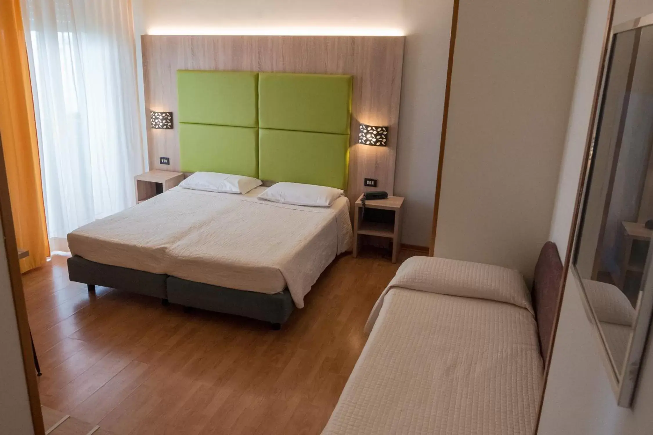 Triple Room in Hotel St Gregory Park Triple Room in Hotel St Gregory Park