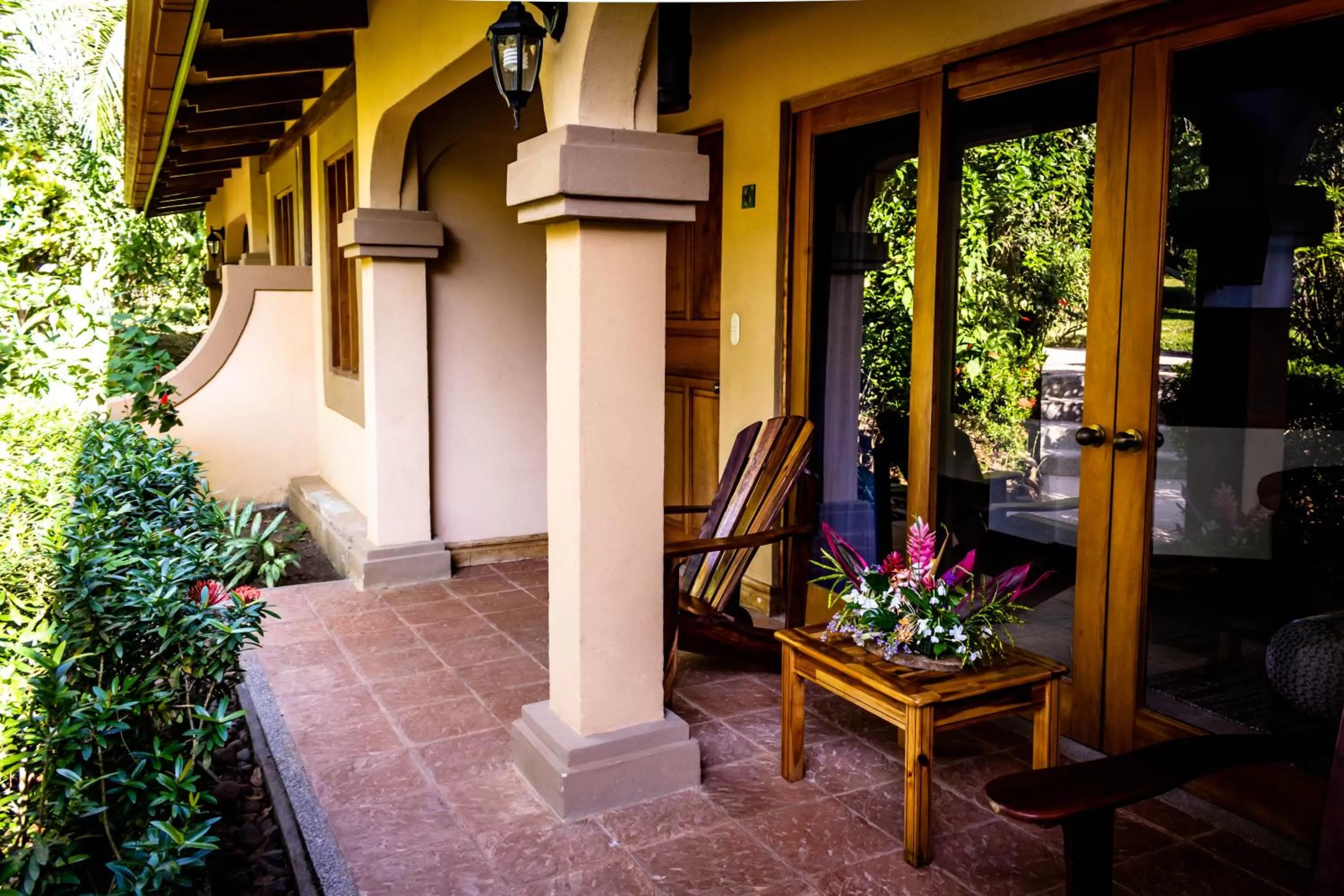 Seating area in Jaco Hotel DoceLunas