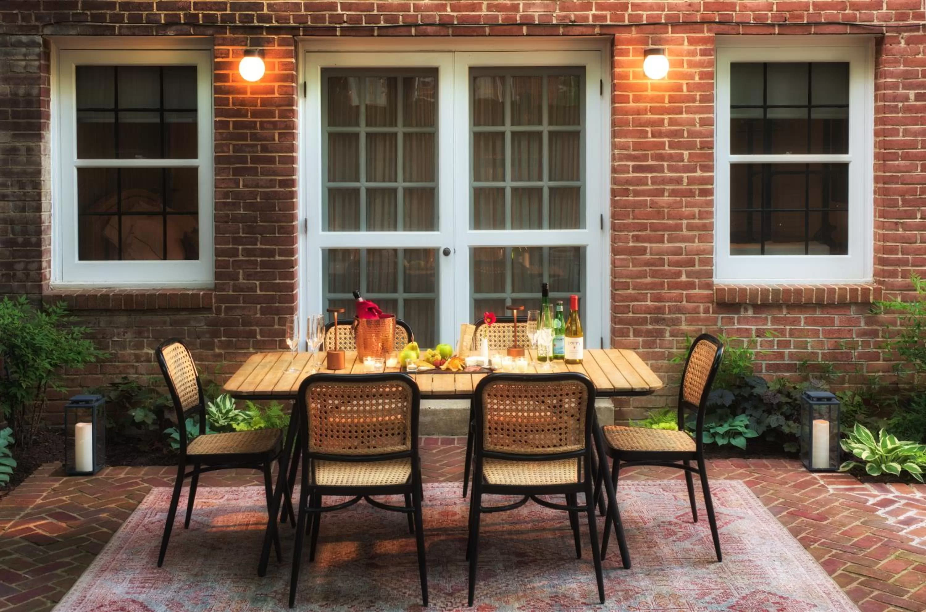 Patio in The Poppy Georgetown Guesthouse and Gardens